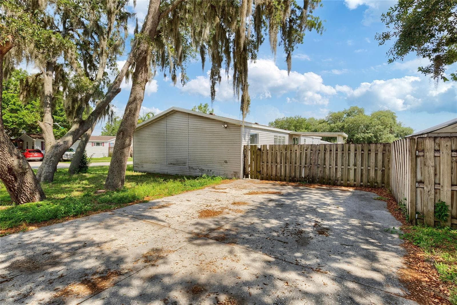 Side Entrance & Driveway - 3518 KIAH DR, WESLEY CHAPEL