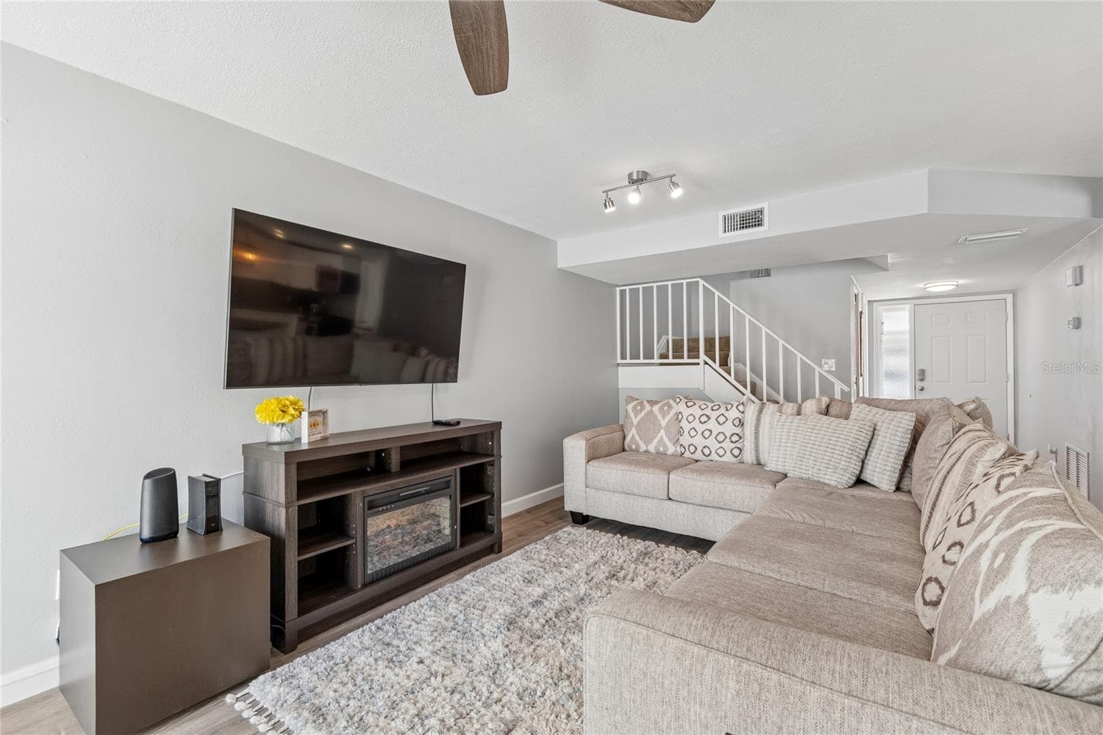 Living Room - 7324 STONE HAVEN CT N, PINELLAS PARK