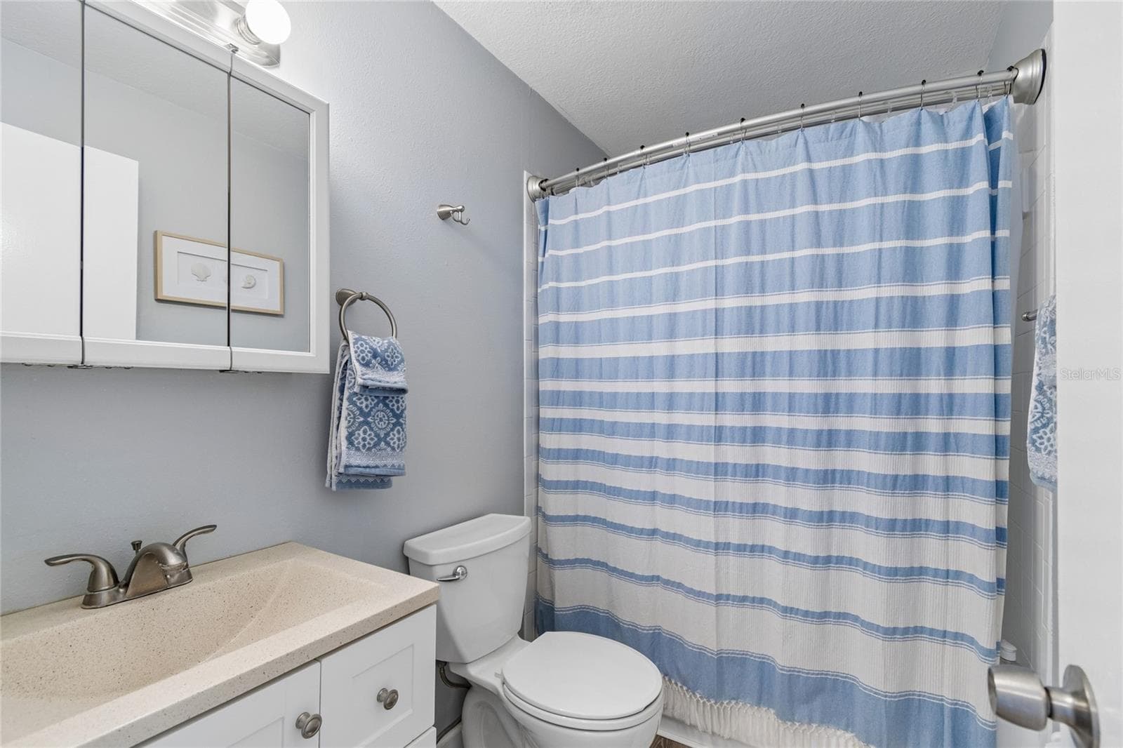 Main Bathroom - 7324 STONE HAVEN CT N, PINELLAS PARK