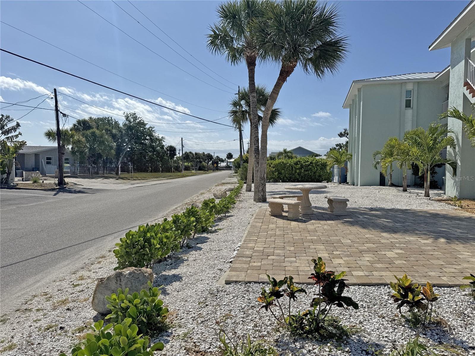 outdoor sitting area - 1285 GULF BLVD #5, ENGLEWOOD