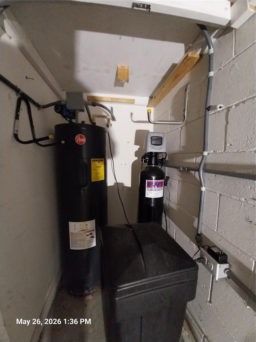 Hot Water Heater & Water Softner System - 2228 PARROT FISH DR, HOLIDAY