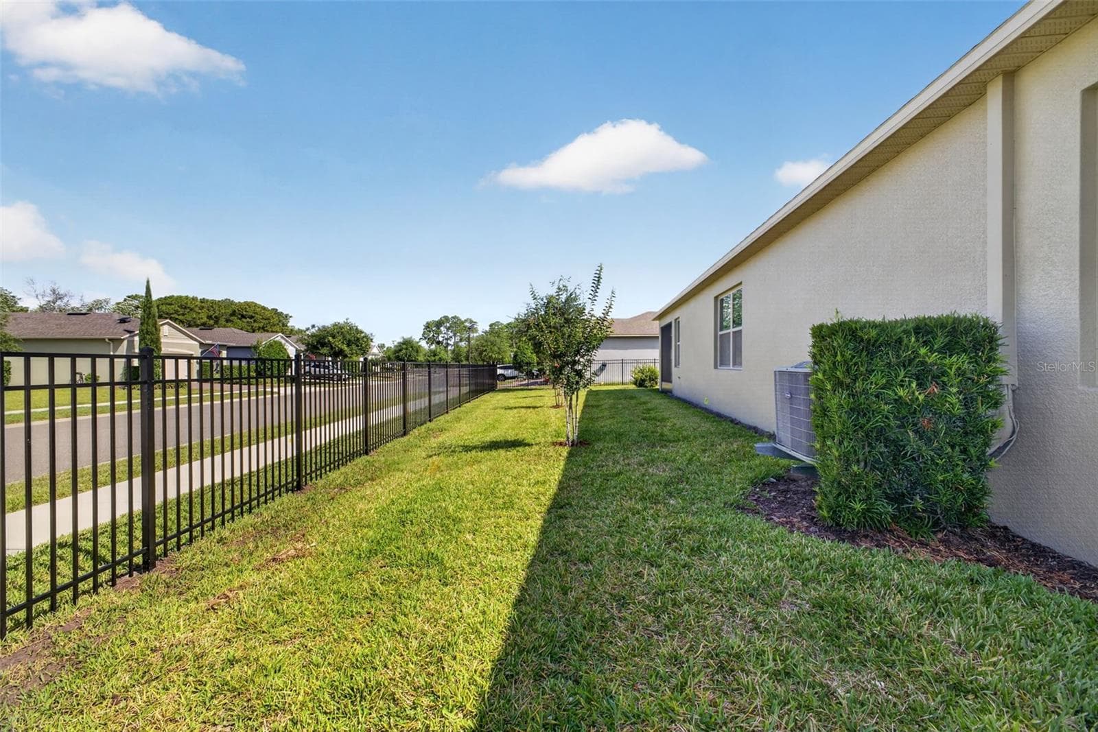 Single Family Residence at 17386 BLAZING STAR CIR, CLERMONT, photo 3 of 31