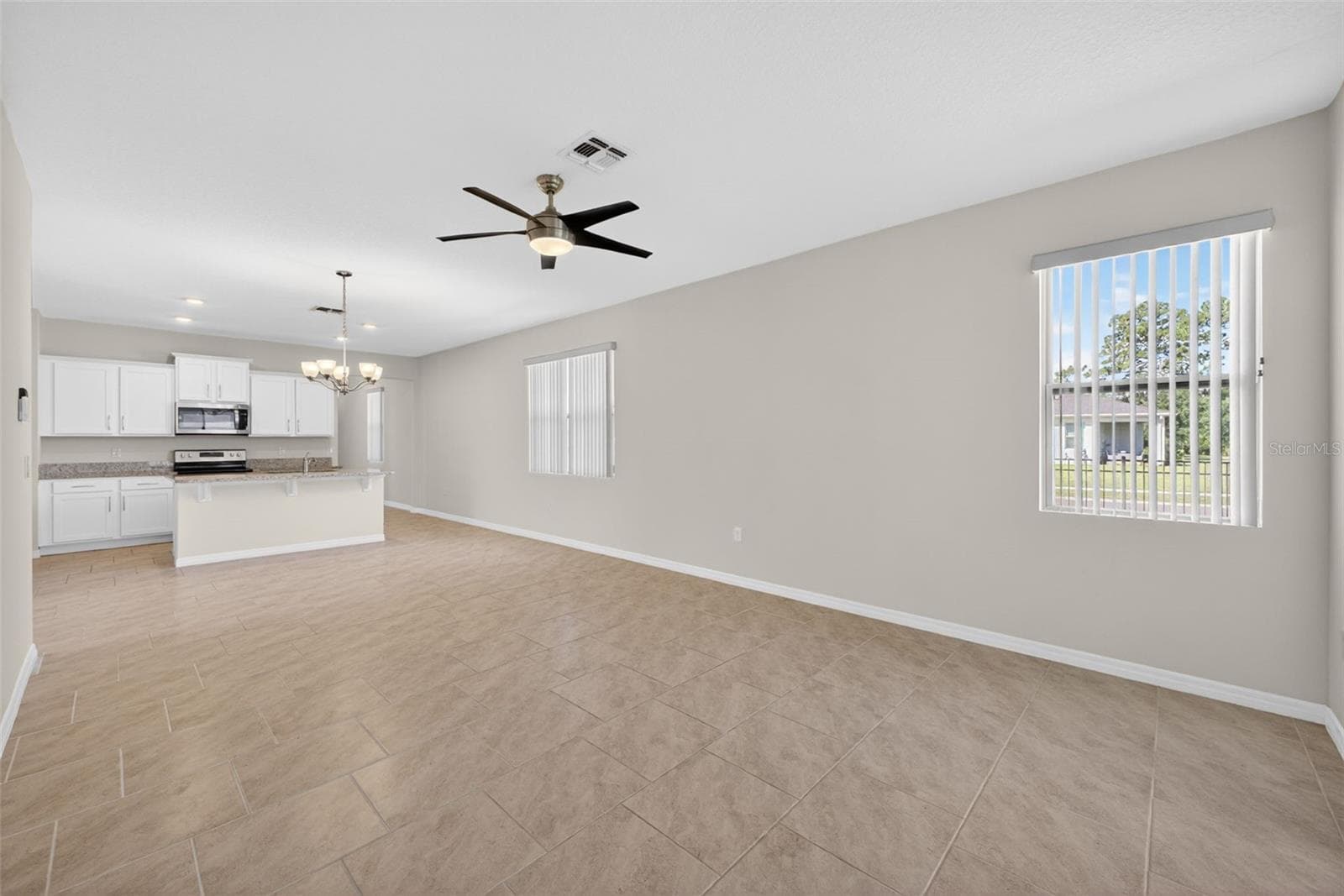 Single Family Residence at 17386 BLAZING STAR CIR, CLERMONT, photo 4 of 31
