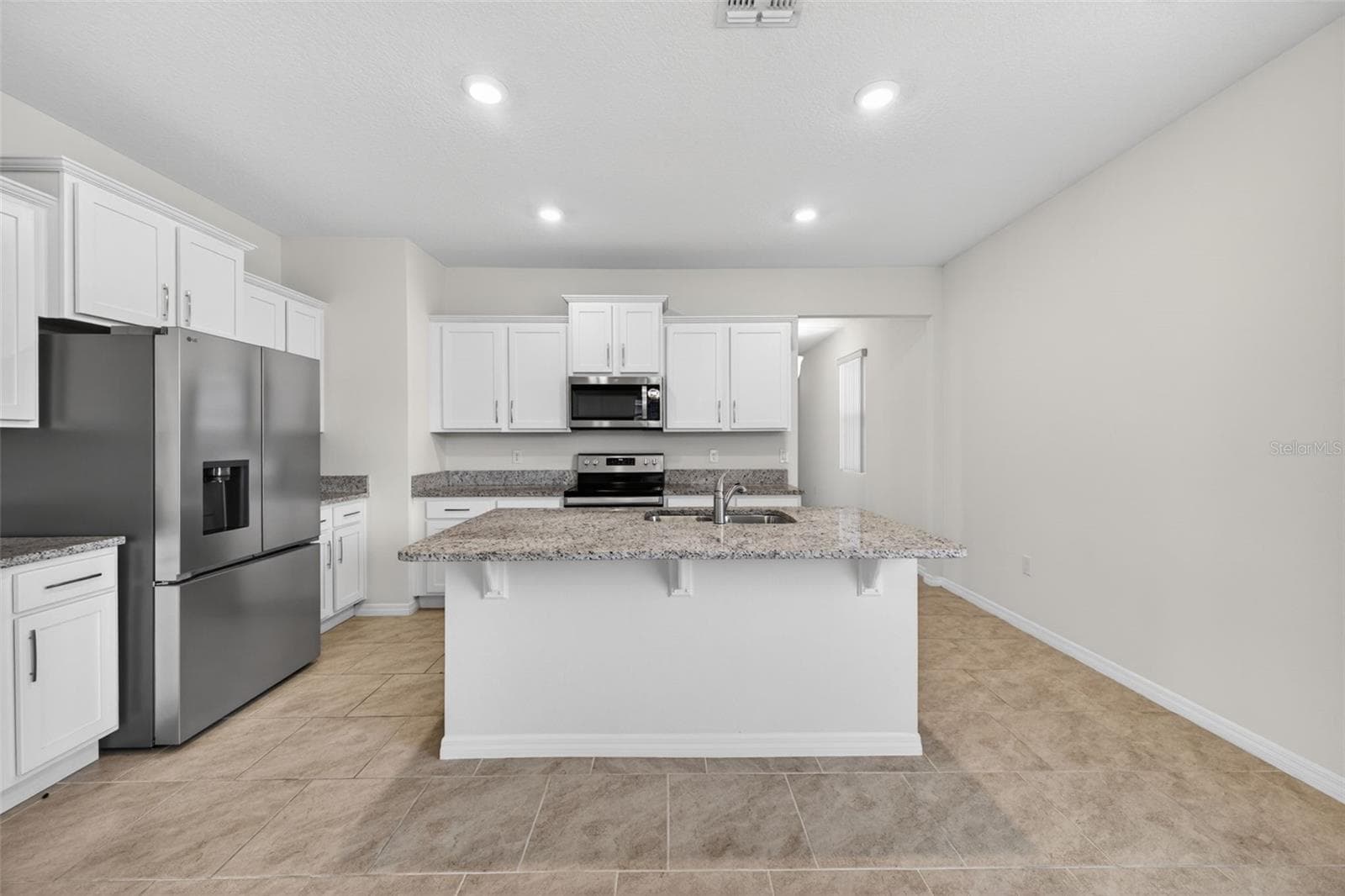 Single Family Residence at 17386 BLAZING STAR CIR, CLERMONT, photo 6 of 31