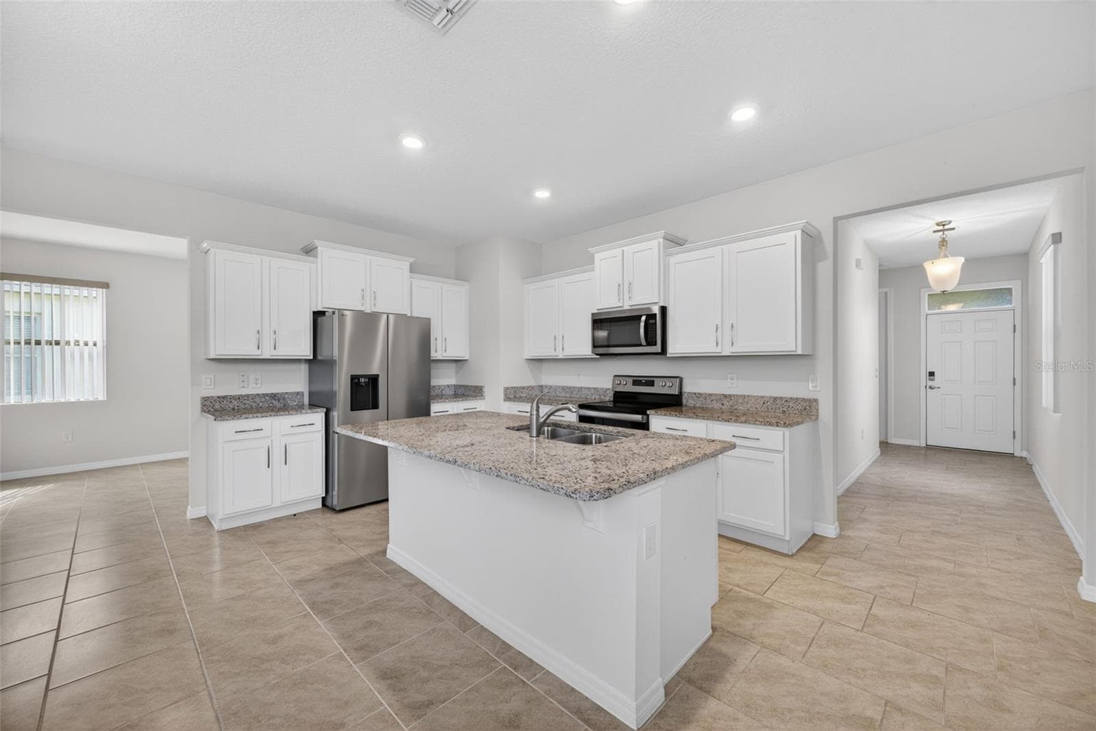 Single Family Residence at 17386 BLAZING STAR CIR, CLERMONT, photo 7 of 31