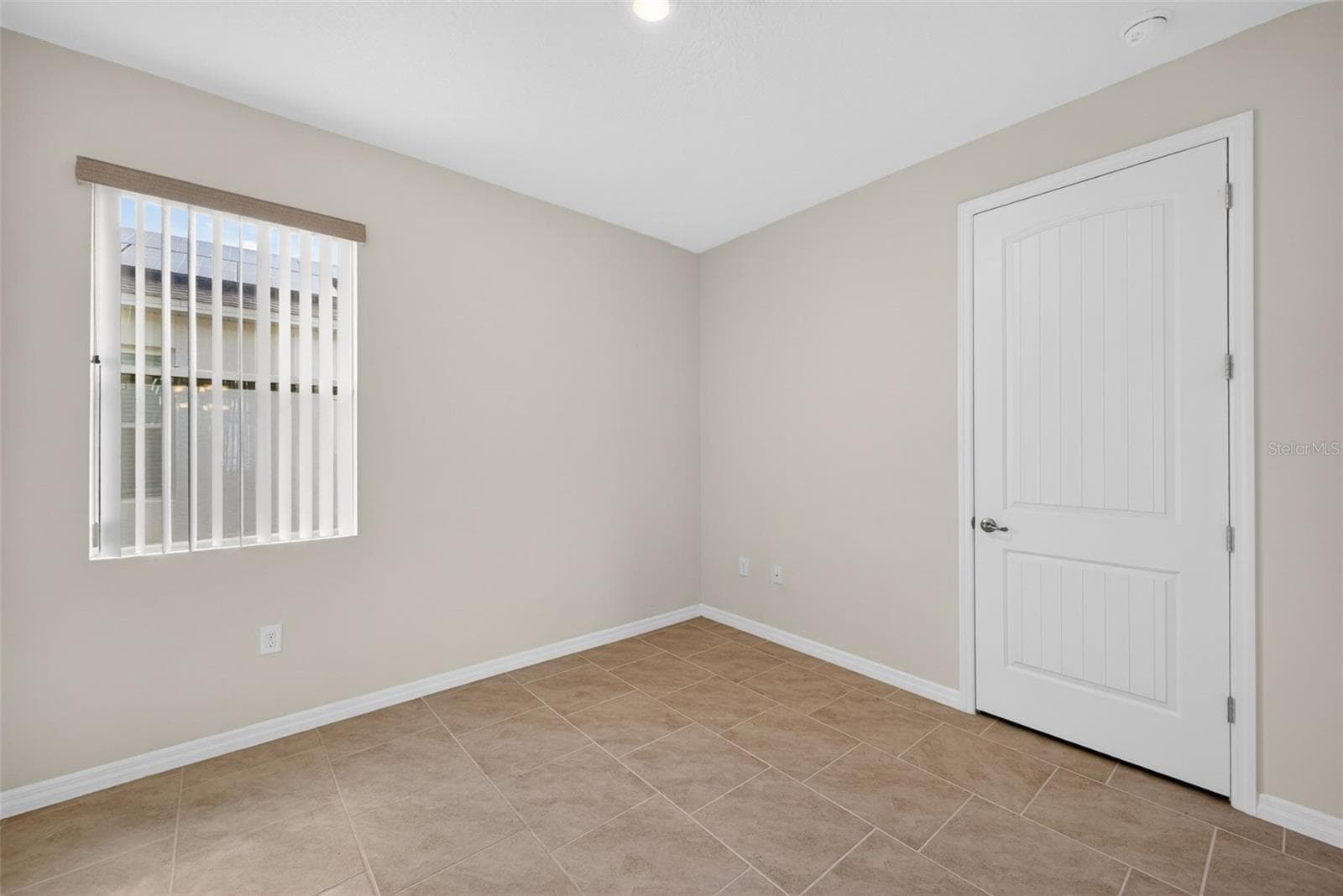 Single Family Residence at 17386 BLAZING STAR CIR, CLERMONT, photo 11 of 31