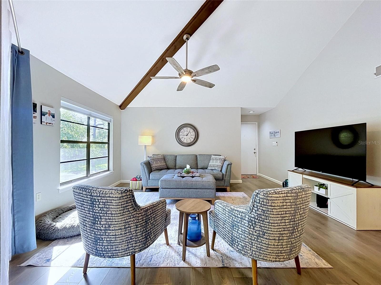 Vaulted ceilings - 1006 LENNOX RD W #1006, PALM HARBOR