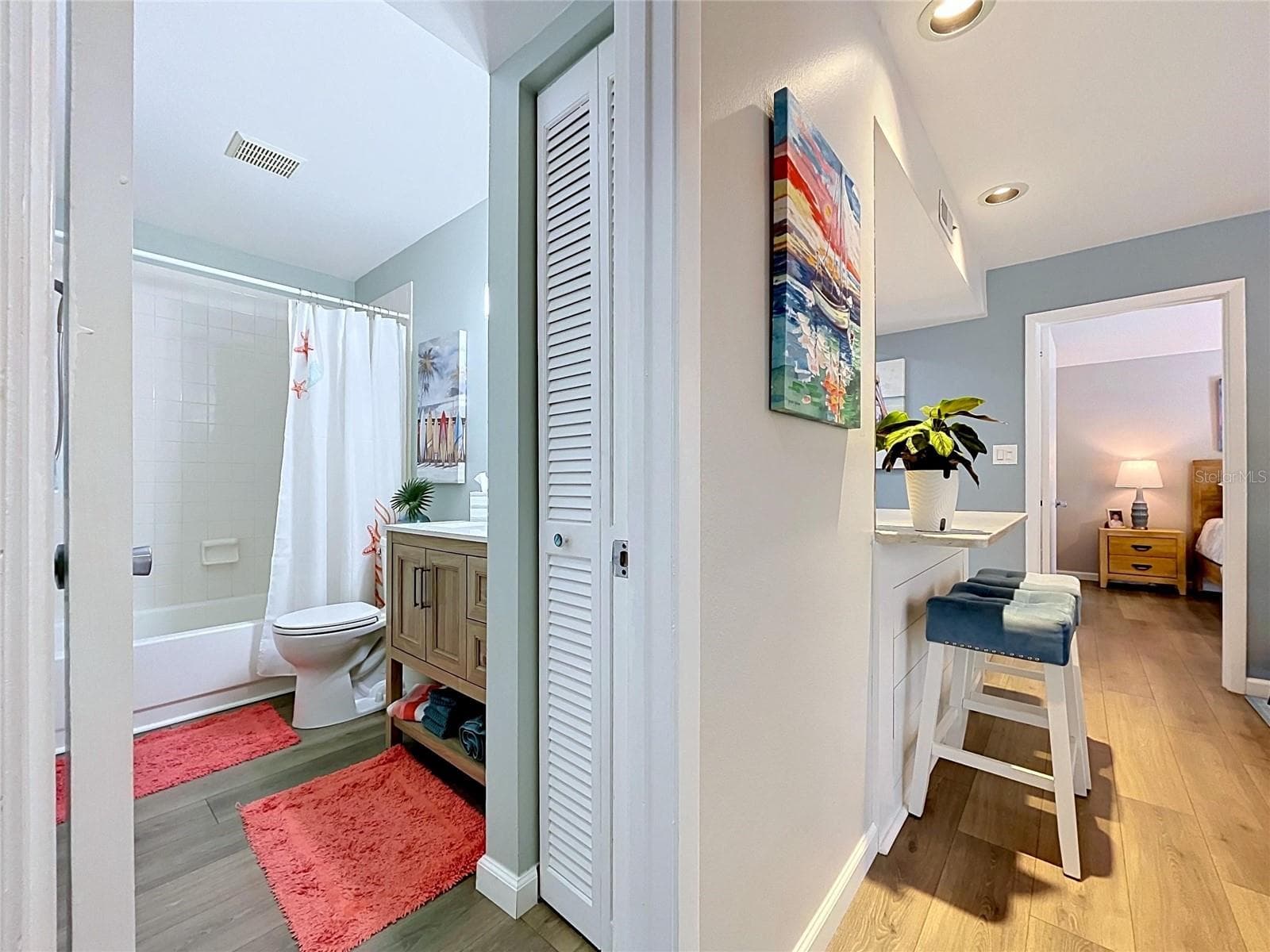 Guest bathroom - 1006 LENNOX RD W #1006, PALM HARBOR