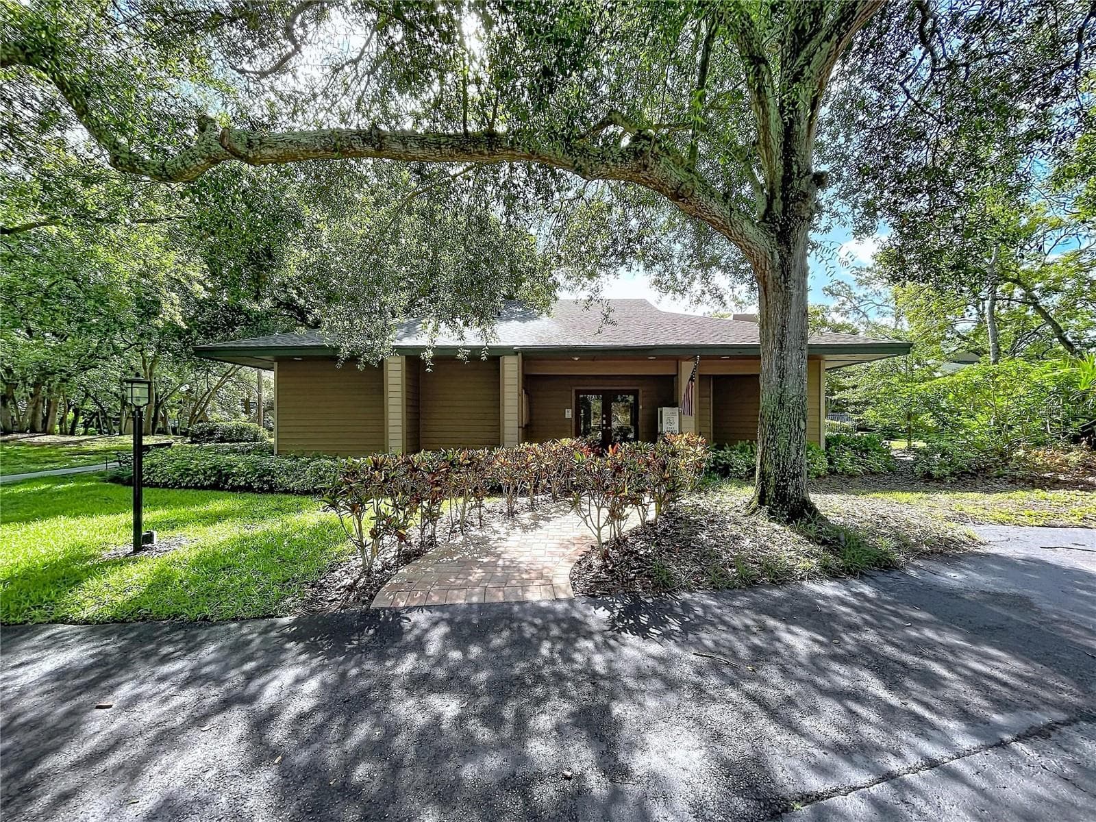 Clubhouse within walking distance - 1006 LENNOX RD W #1006, PALM HARBOR