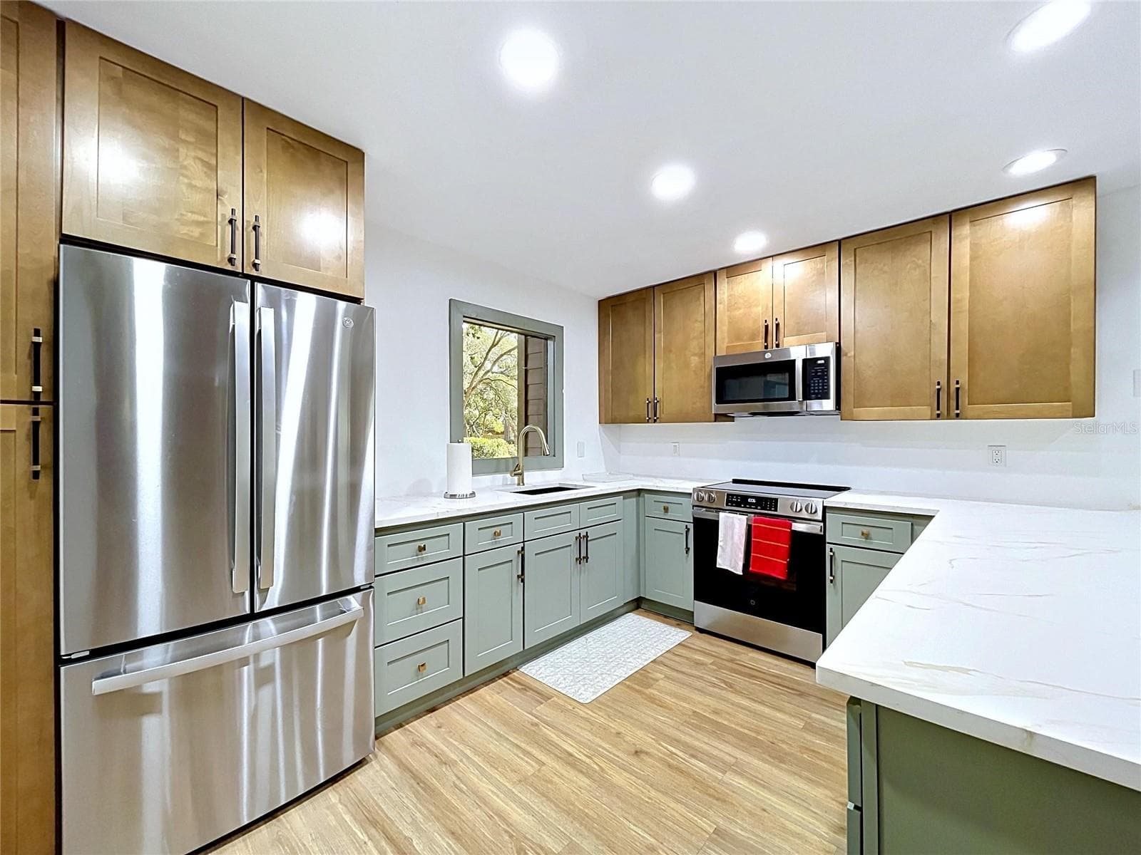 Clubhouse kitchen - 1006 LENNOX RD W #1006, PALM HARBOR