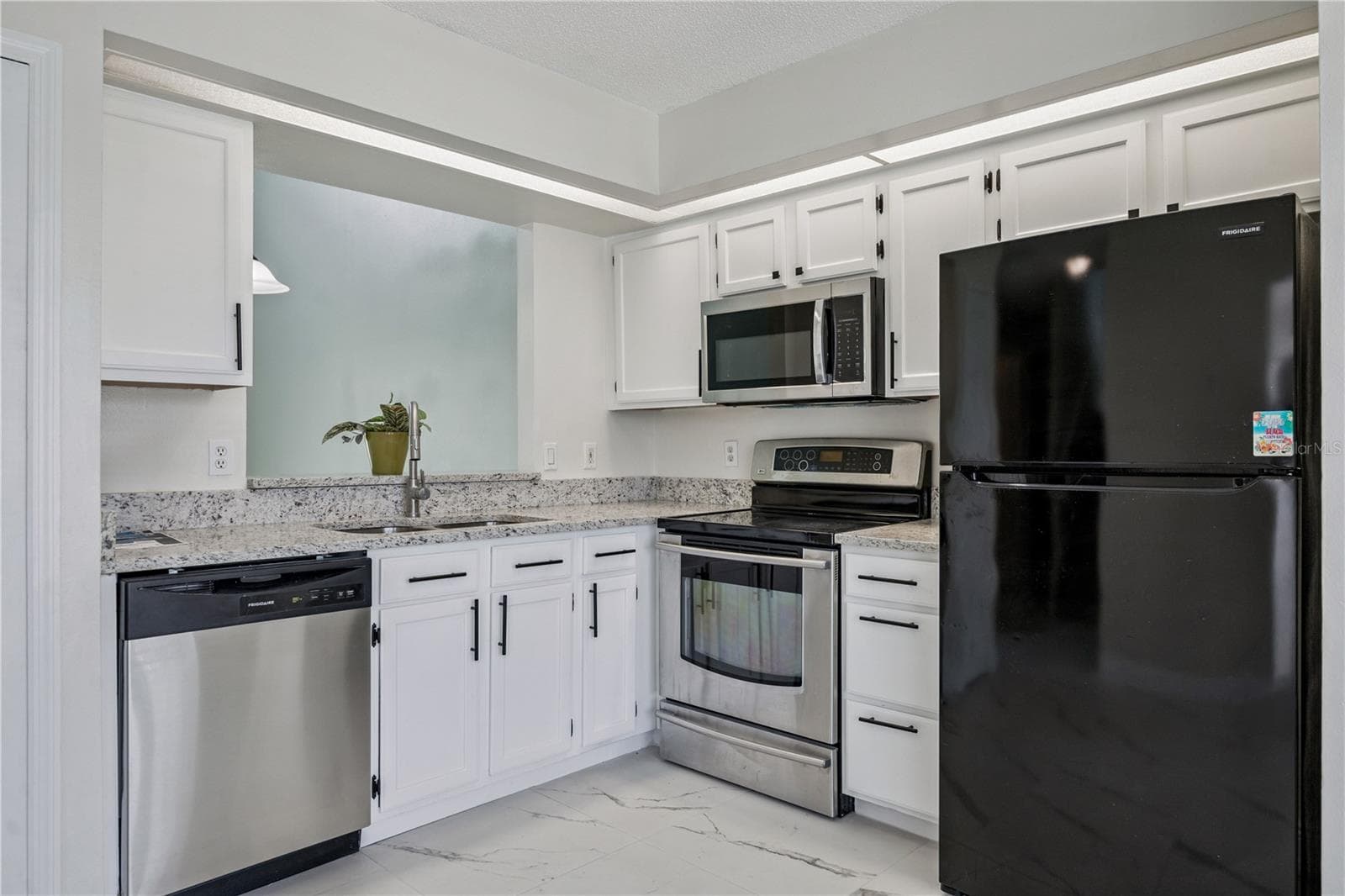 Townhouse at 14451 BAY ISLE DR, ORLANDO, photo 7 of 25