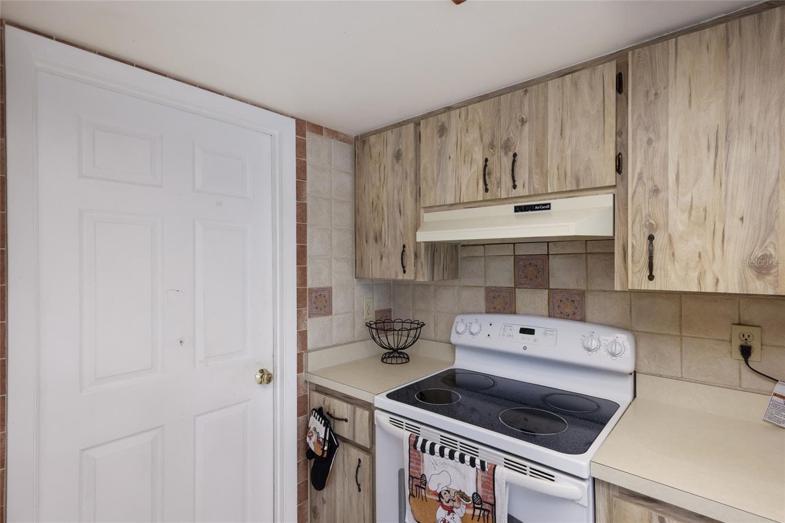 Single Family Residence at 5202 FOXCROFT CT, SARASOTA, photo 13 of 30