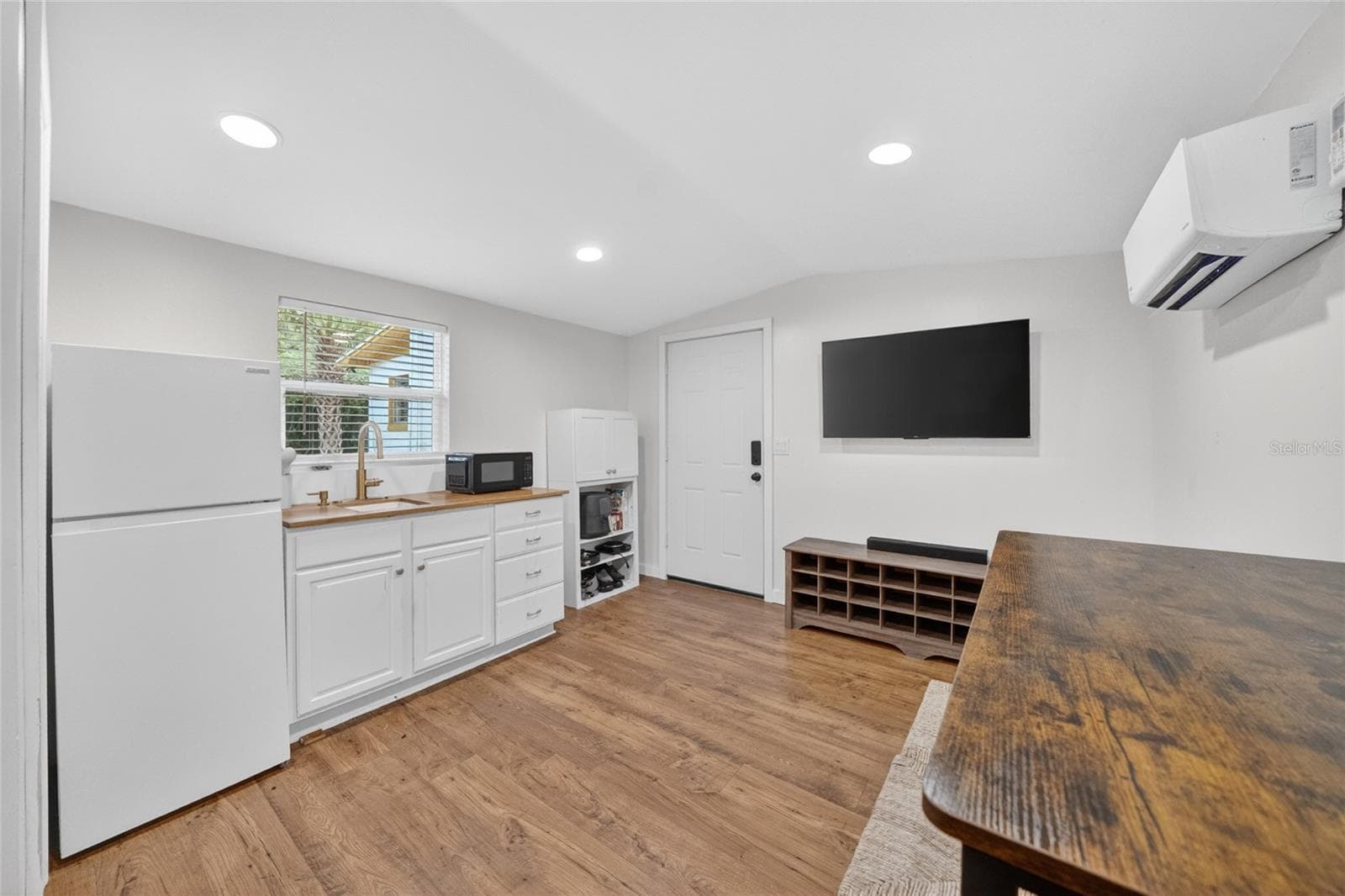 In-law suite - 529 E GOTTSCHE AVE, EUSTIS