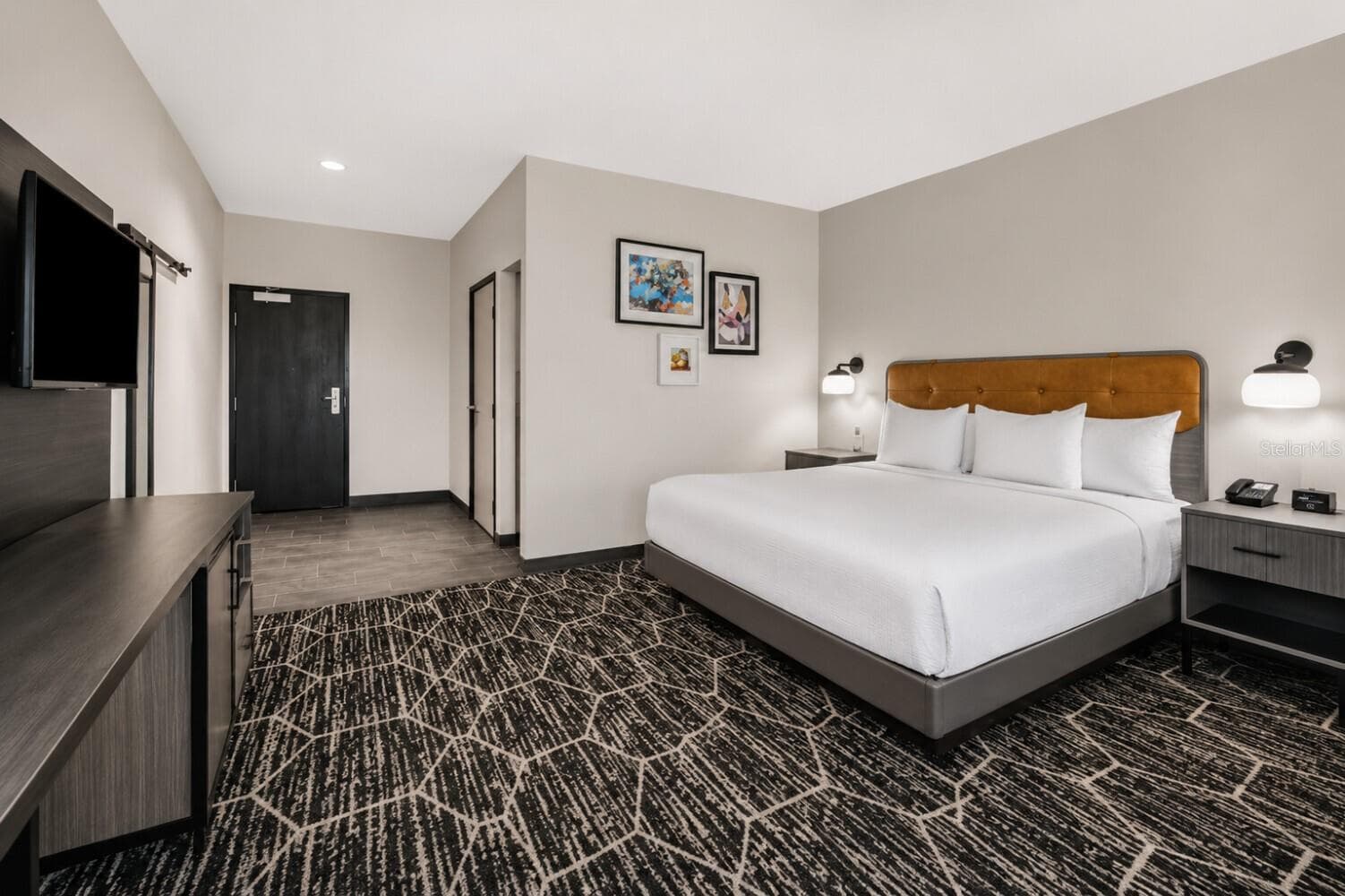 Hotel Room - 22417 HANCOCK AVE, PUNTA GORDA