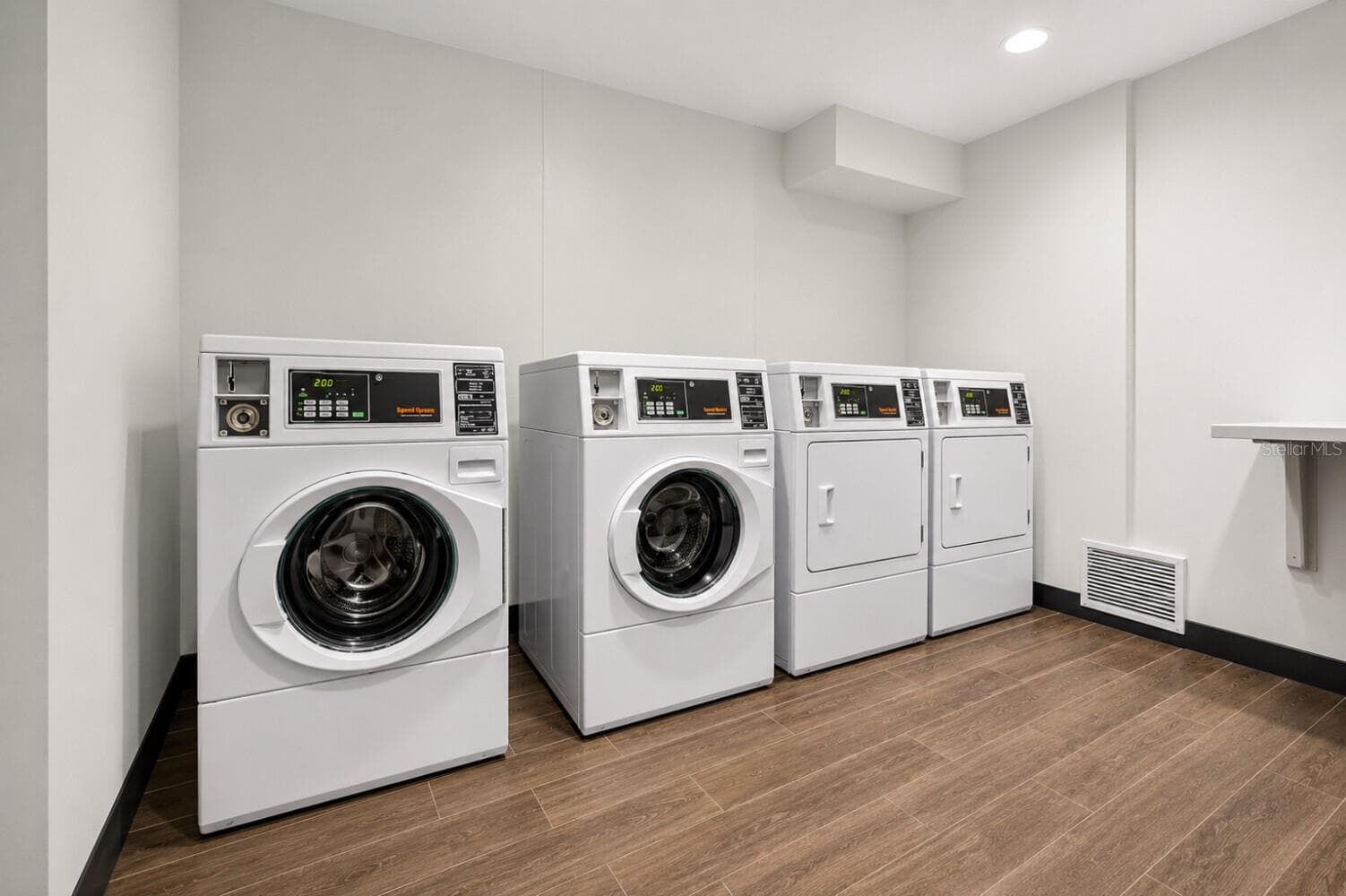 Laundry Facility - 22417 HANCOCK AVE, PUNTA GORDA