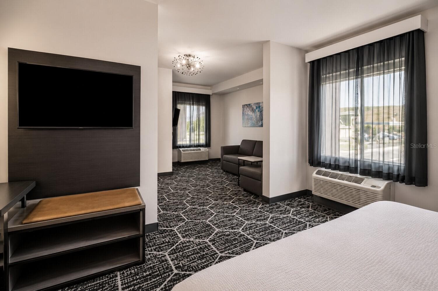 Hotel Room - 22417 HANCOCK AVE, PUNTA GORDA