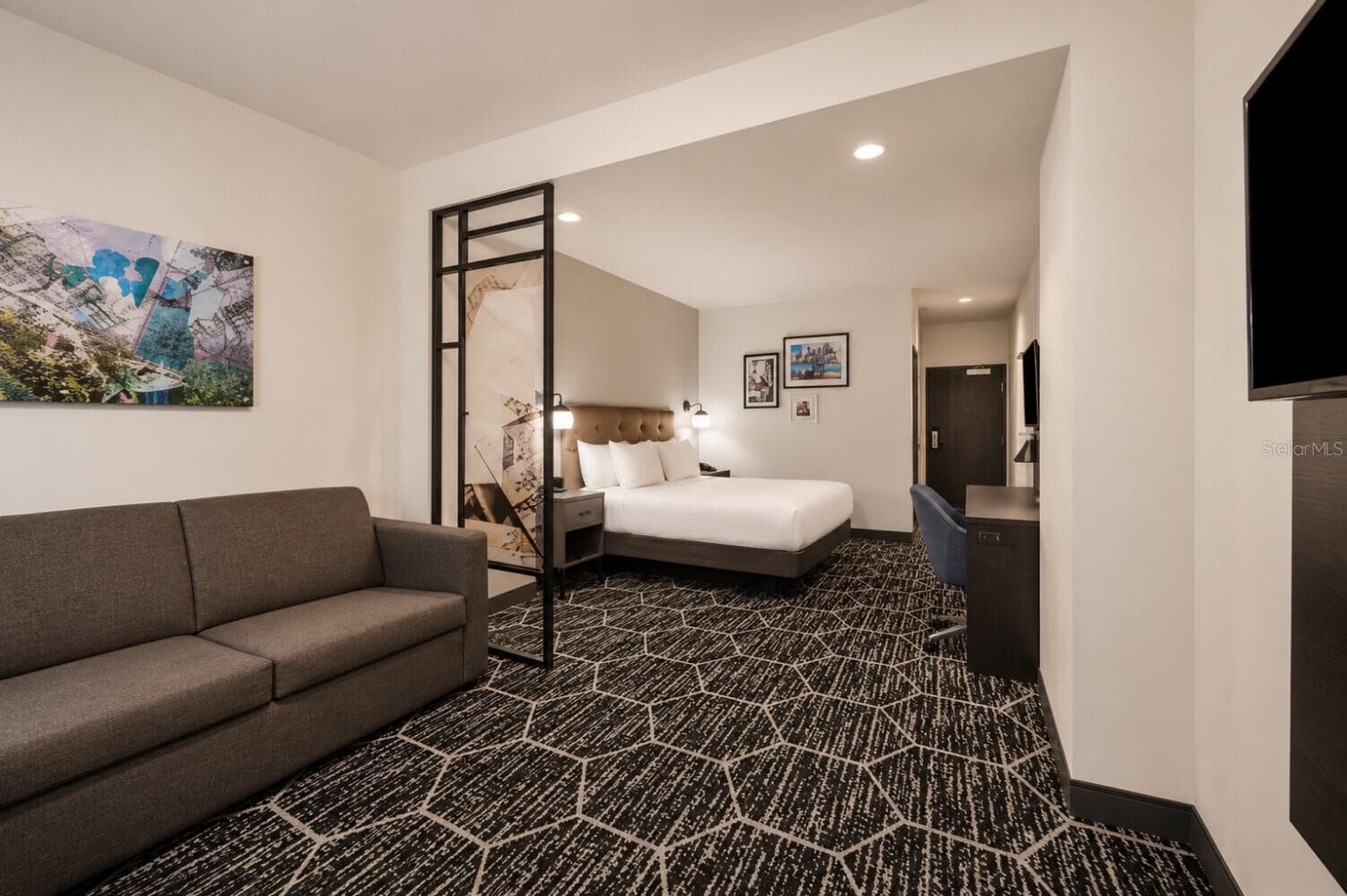 Hotel Room - 22417 HANCOCK AVE, PUNTA GORDA