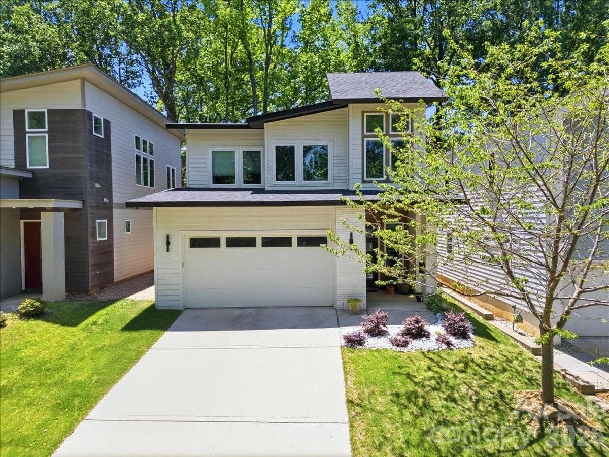 Single Family Residence at Charlotte, photo 2 of 41