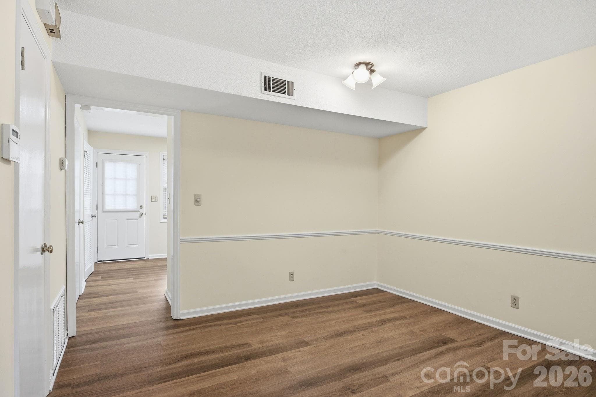Condominium at 1300 Larchmont Place, Salisbury, photo 11 of 32