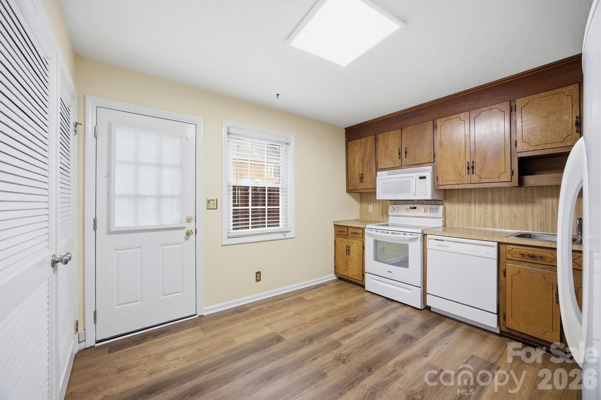 Condominium at 1300 Larchmont Place, Salisbury, photo 13 of 32