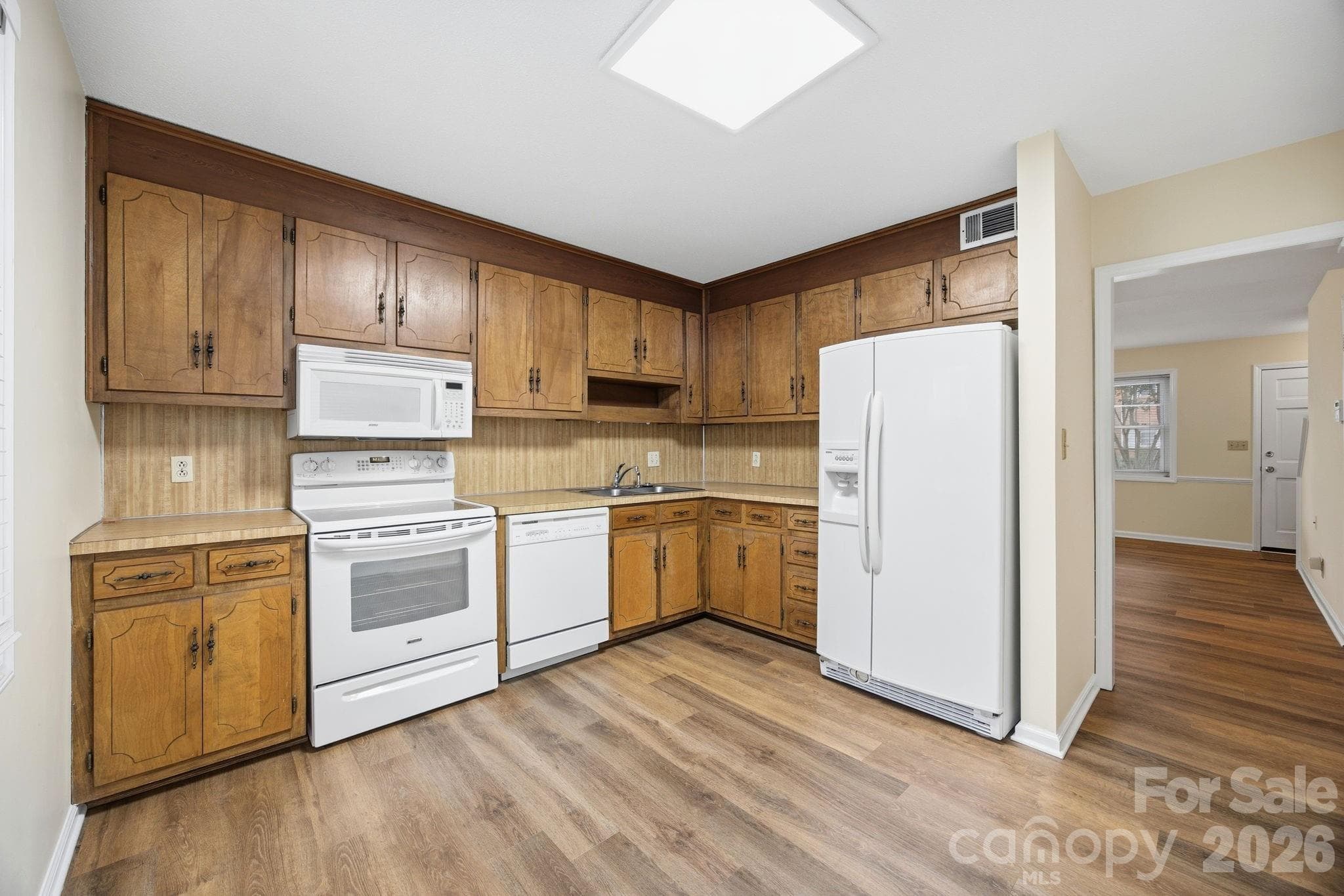Condominium at 1300 Larchmont Place, Salisbury, photo 14 of 32