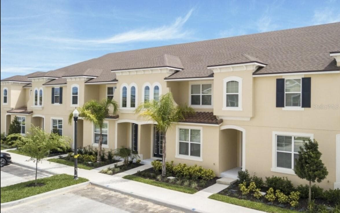 1561 CAREY PALM CIR