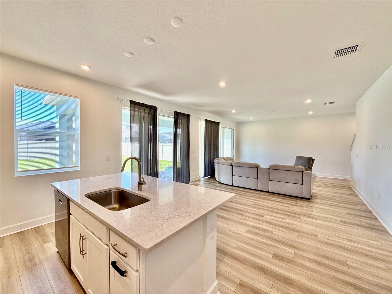 Single Family Residence at 2968 WILD MULBERRY DR, CLERMONT, photo 8 of 33