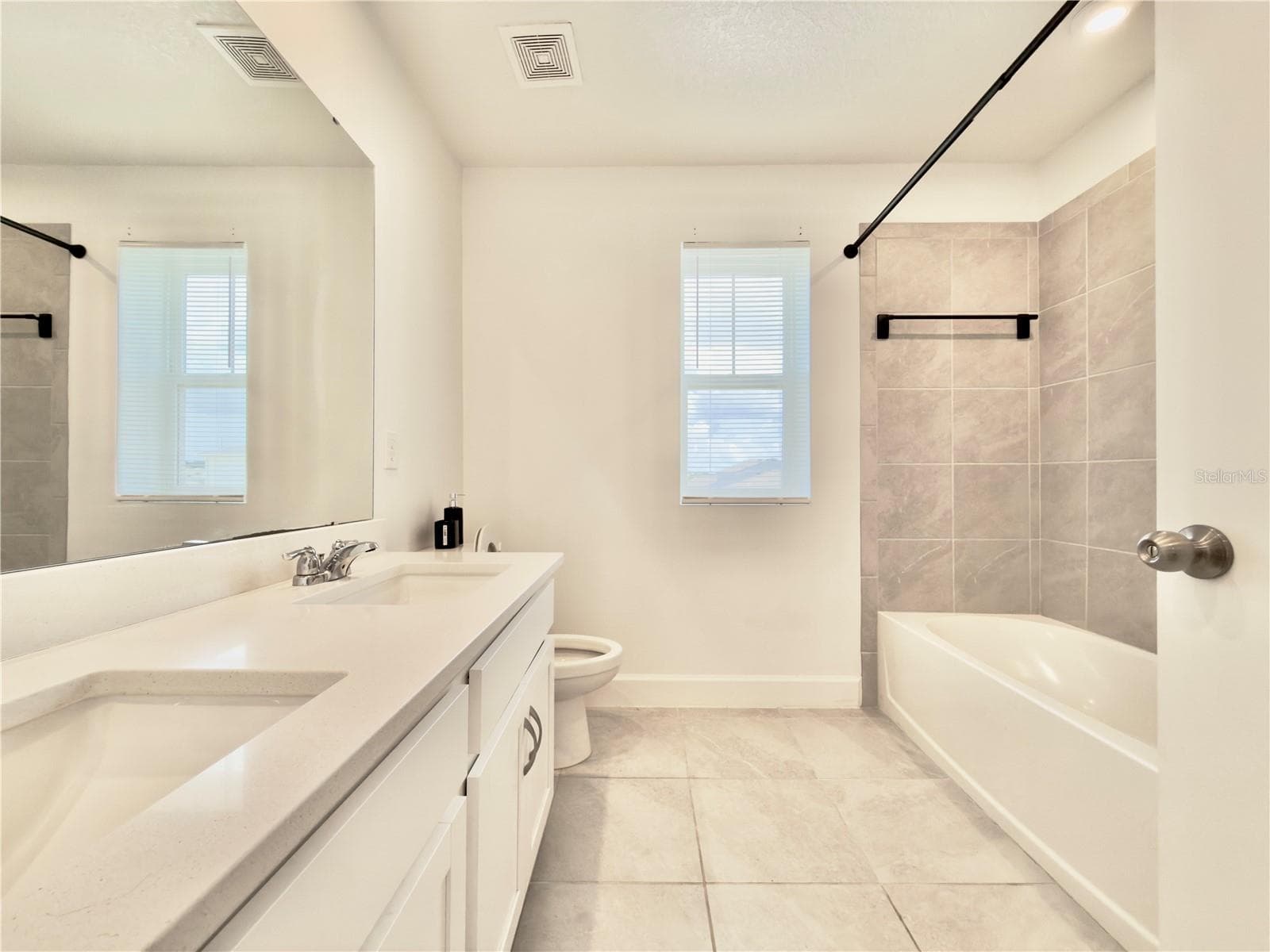 Single Family Residence at 2968 WILD MULBERRY DR, CLERMONT, photo 13 of 33