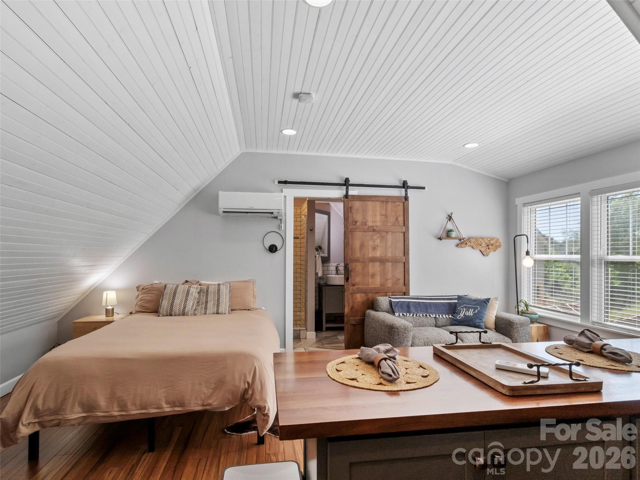 Studio apartment with stylish decor - 5 Fieldtop Lane, Arden