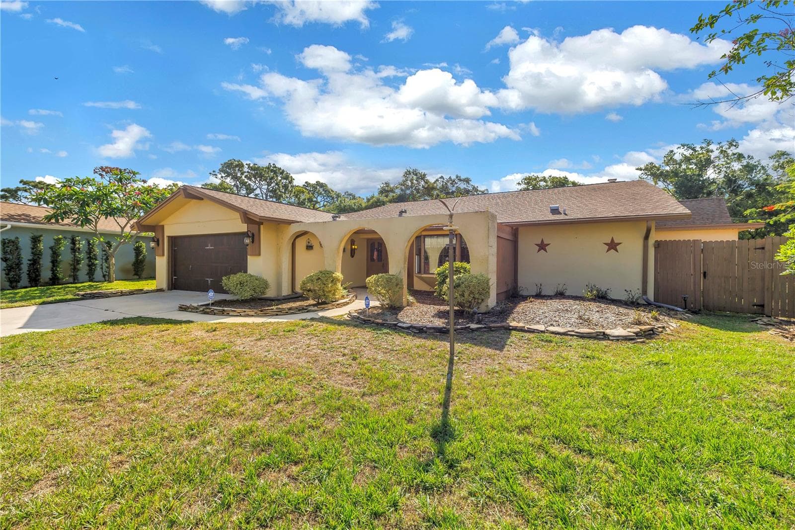 Single Family Residence at 10657 DEL PRADO DR E, LARGO, photo 3 of 76