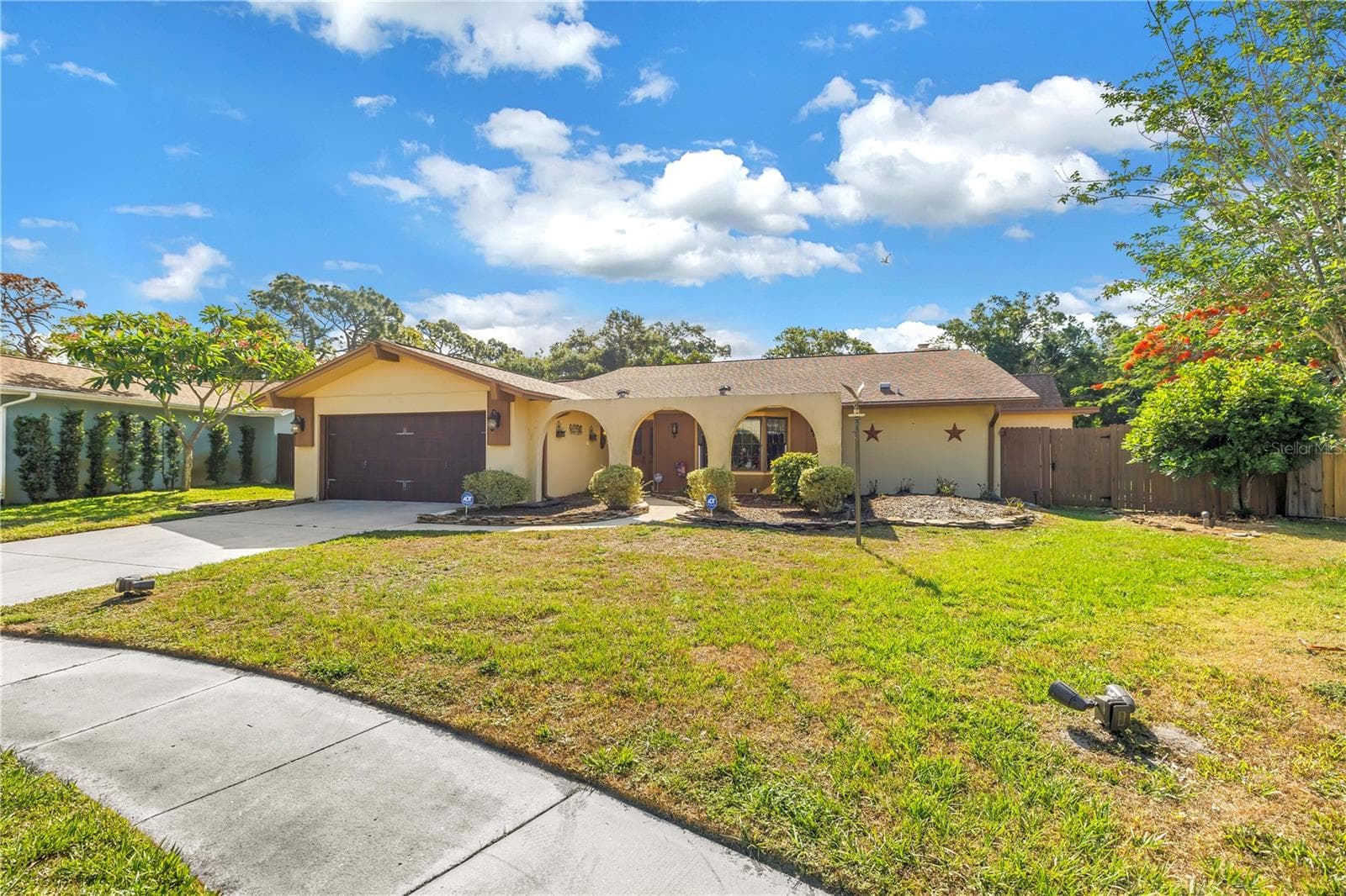 Single Family Residence at 10657 DEL PRADO DR E, LARGO, photo 5 of 76