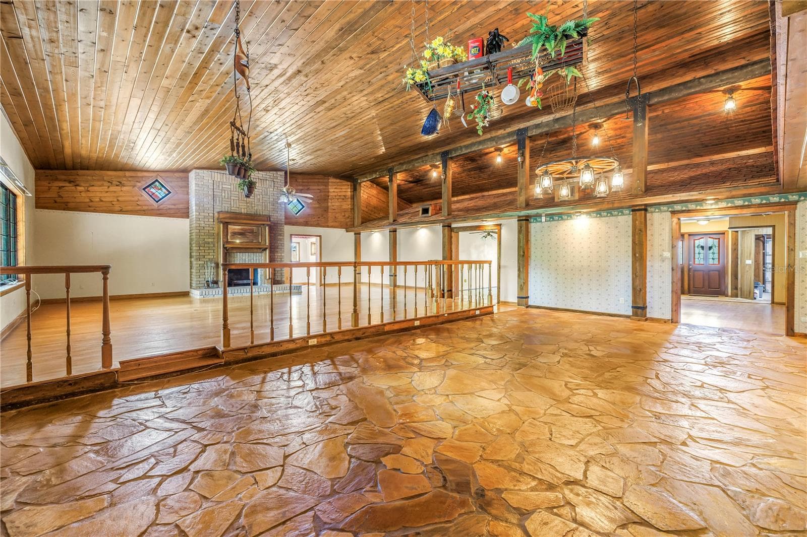 Single Family Residence at 10657 DEL PRADO DR E, LARGO, photo 11 of 76