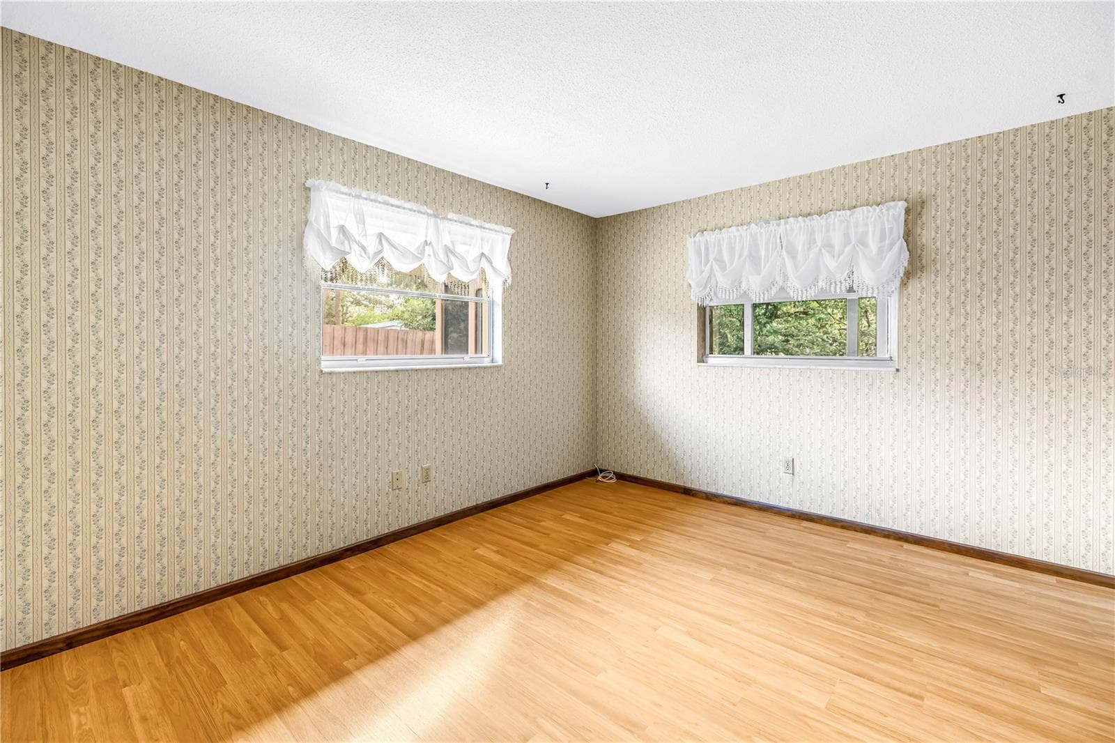 Single Family Residence at 10657 DEL PRADO DR E, LARGO, photo 41 of 76