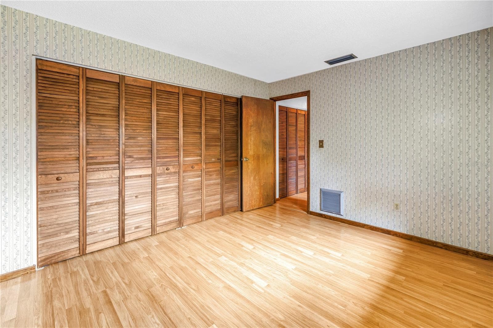 Single Family Residence at 10657 DEL PRADO DR E, LARGO, photo 42 of 76
