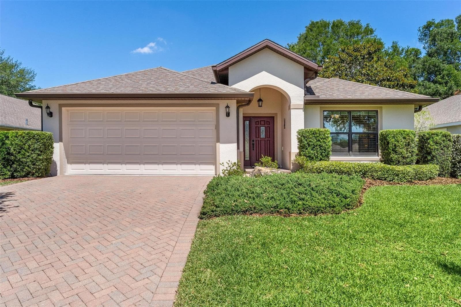 You will love the Brick Paver Driveway! - 6115 LANDINGS BLVD, LADY LAKE