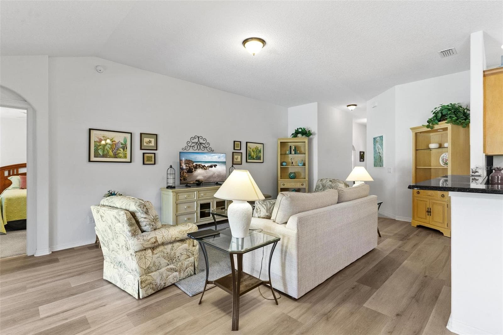 Enjoy high ceilings & "wood look" floors! - 6115 LANDINGS BLVD, LADY LAKE