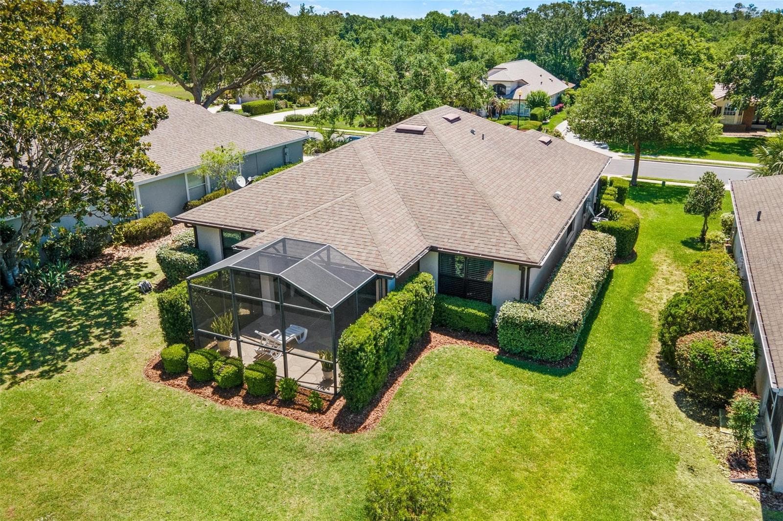 Manicured Lawn...Low maintenance! - 6115 LANDINGS BLVD, LADY LAKE