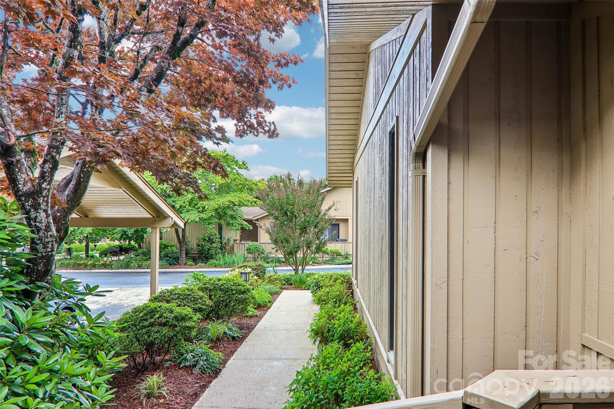 Condominium at 405 Wild Oak Lane, Hendersonville, photo 3 of 39