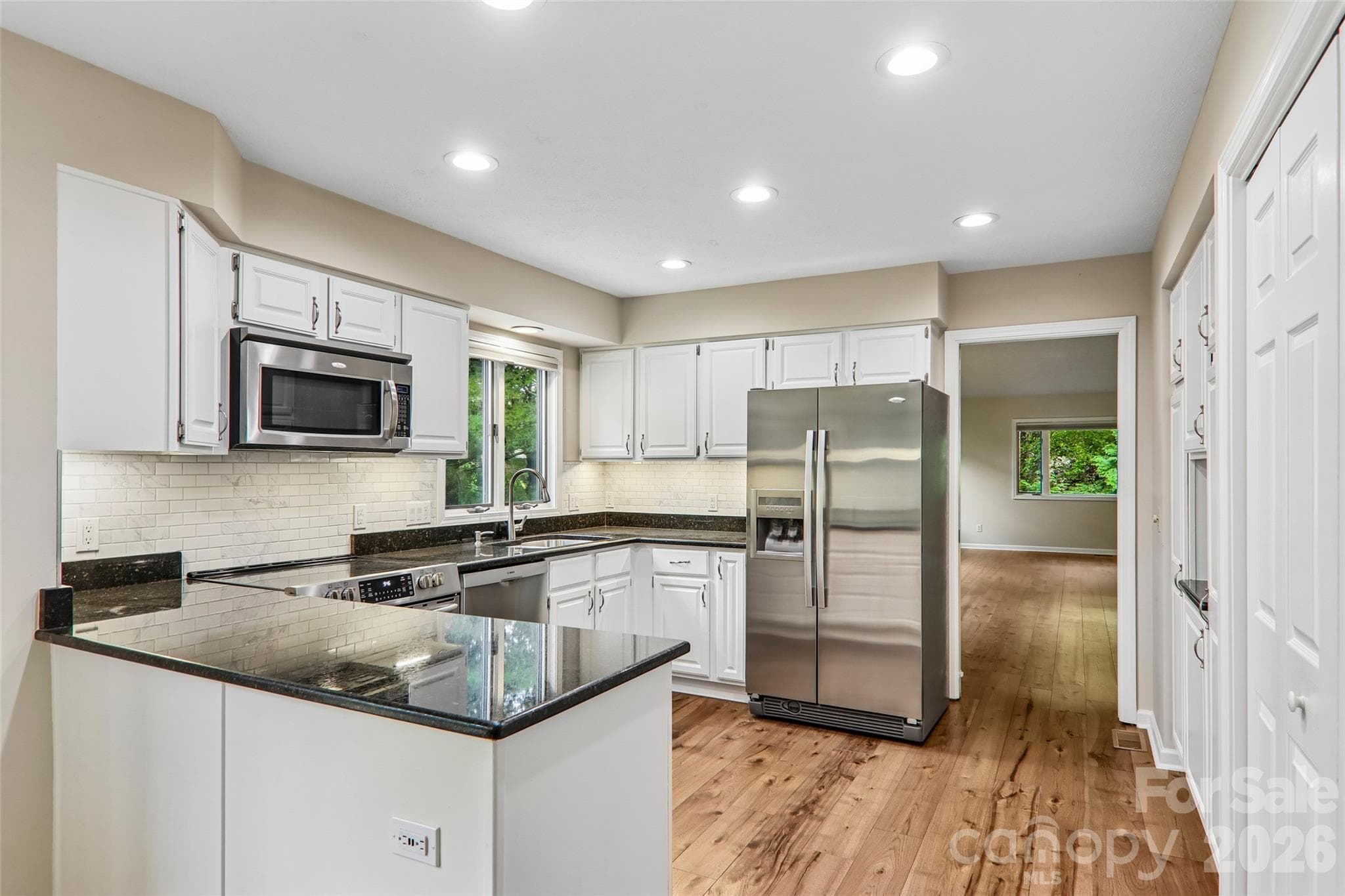 Condominium at 405 Wild Oak Lane, Hendersonville, photo 13 of 39