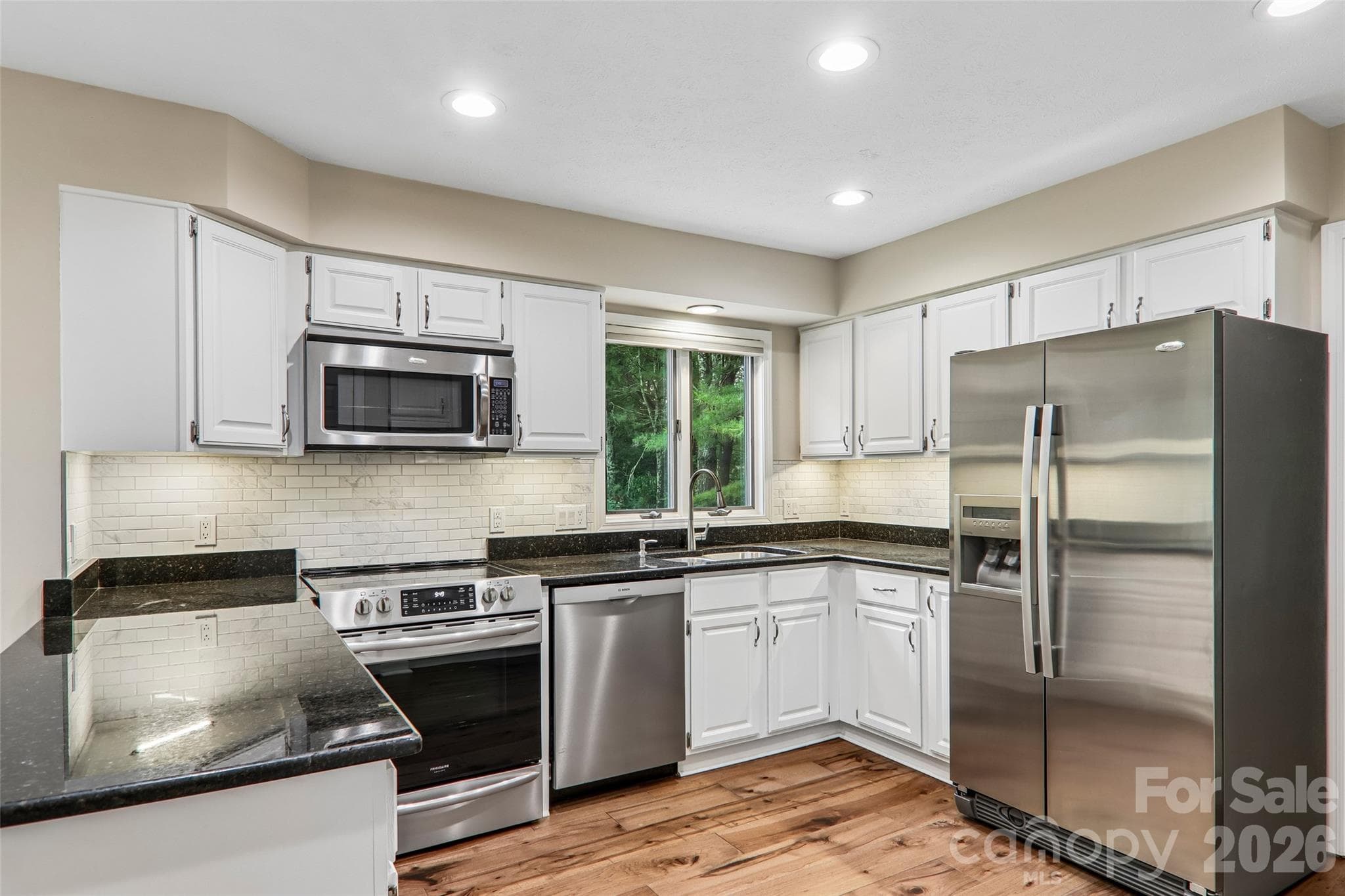 Condominium at 405 Wild Oak Lane, Hendersonville, photo 15 of 39