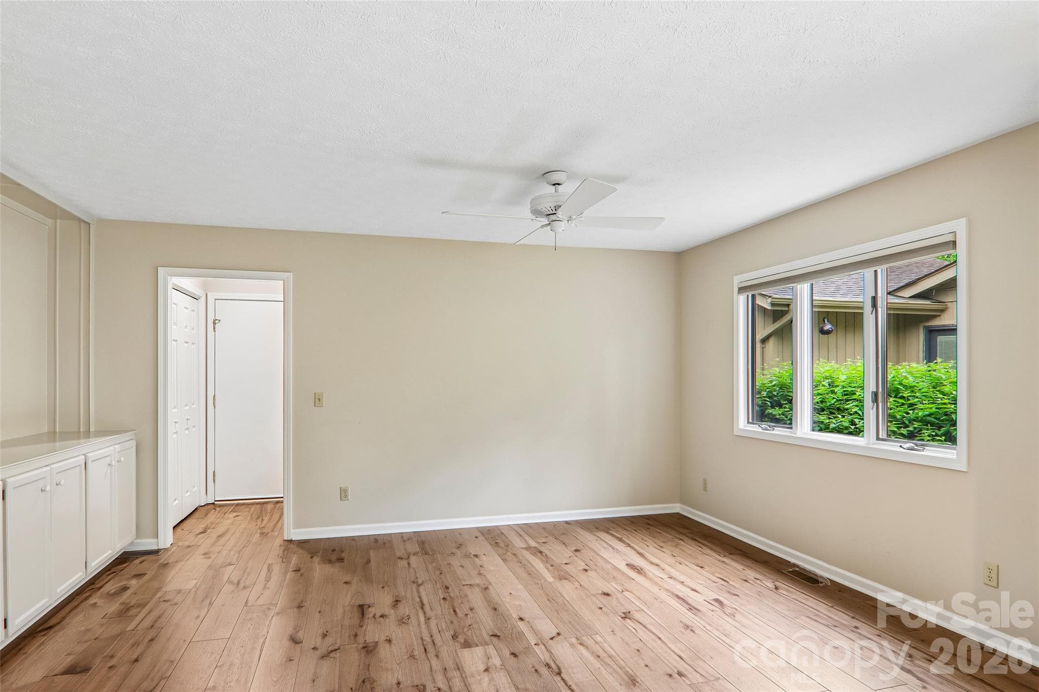 Condominium at 405 Wild Oak Lane, Hendersonville, photo 20 of 39