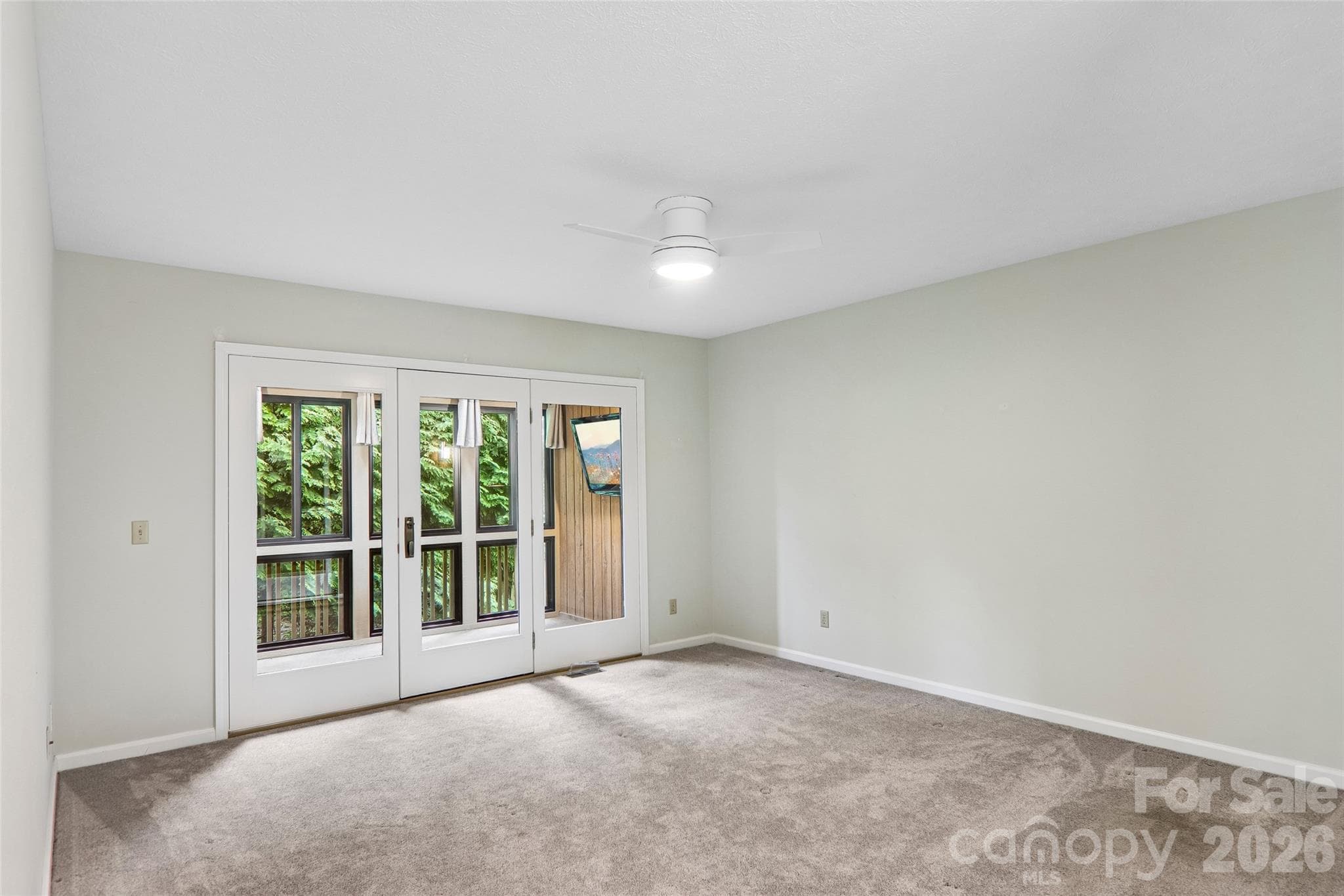 Condominium at 405 Wild Oak Lane, Hendersonville, photo 23 of 39