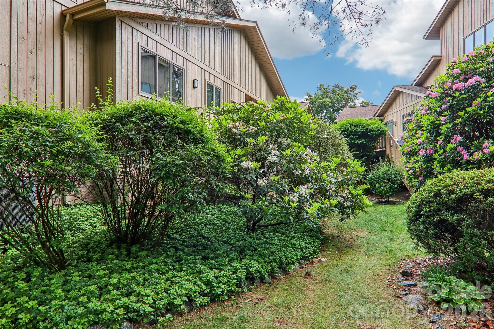 Condominium at 405 Wild Oak Lane, Hendersonville, photo 34 of 39