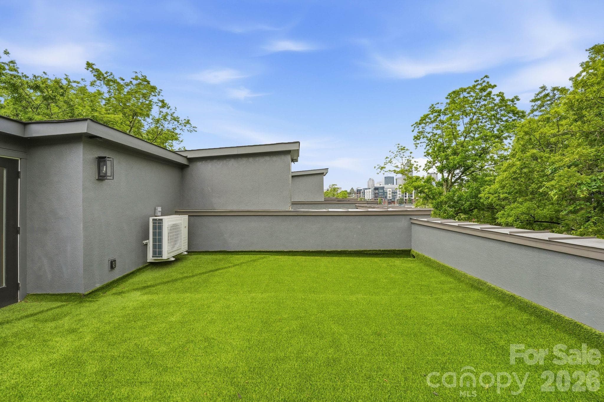 Rooftop terrace with skyline view of Uptown - 604 E 16th Street, Charlotte