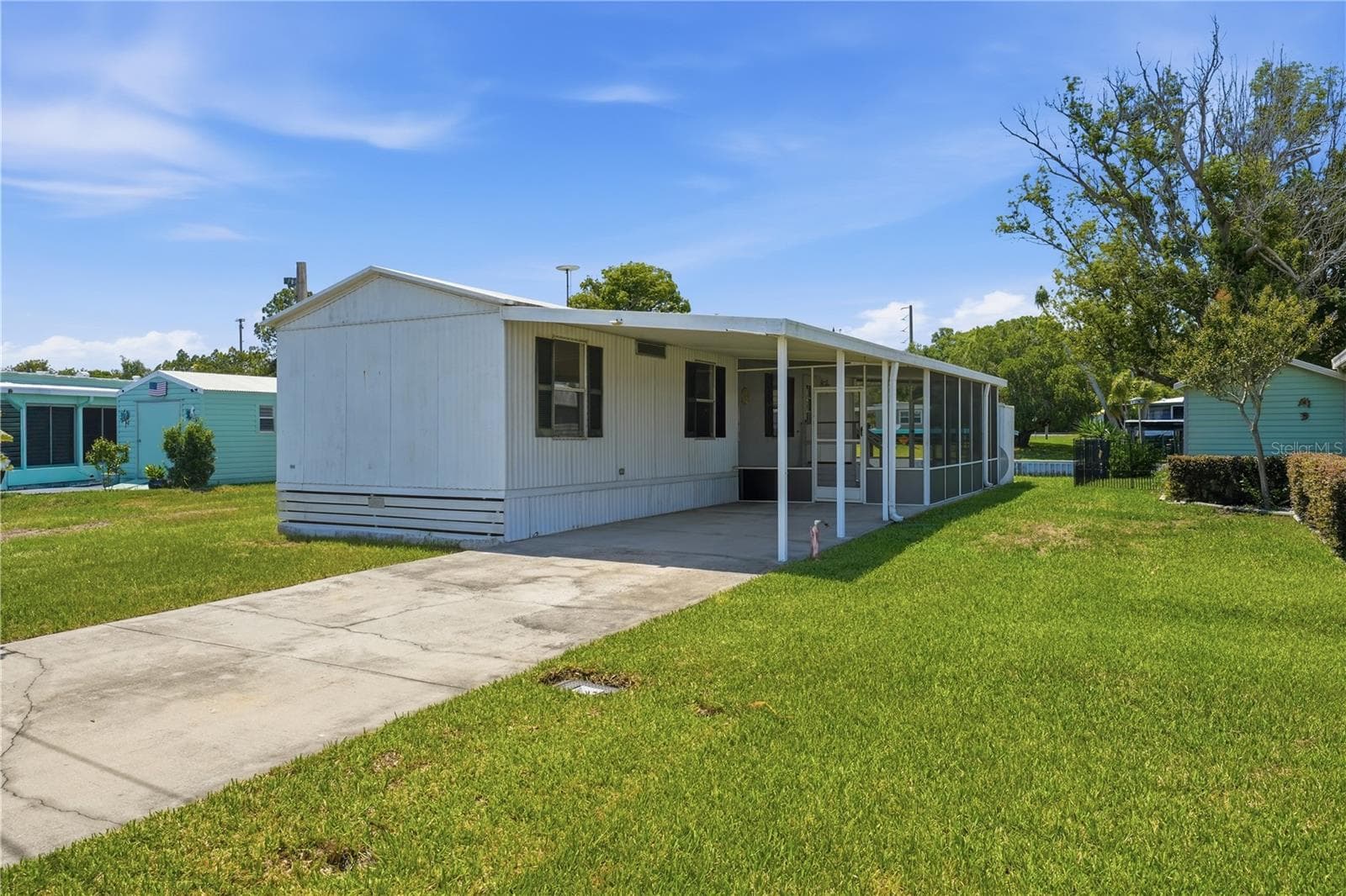 Manufactured Home at 30107 GREEN BAY DR, TAVARES, photo 20 of 29