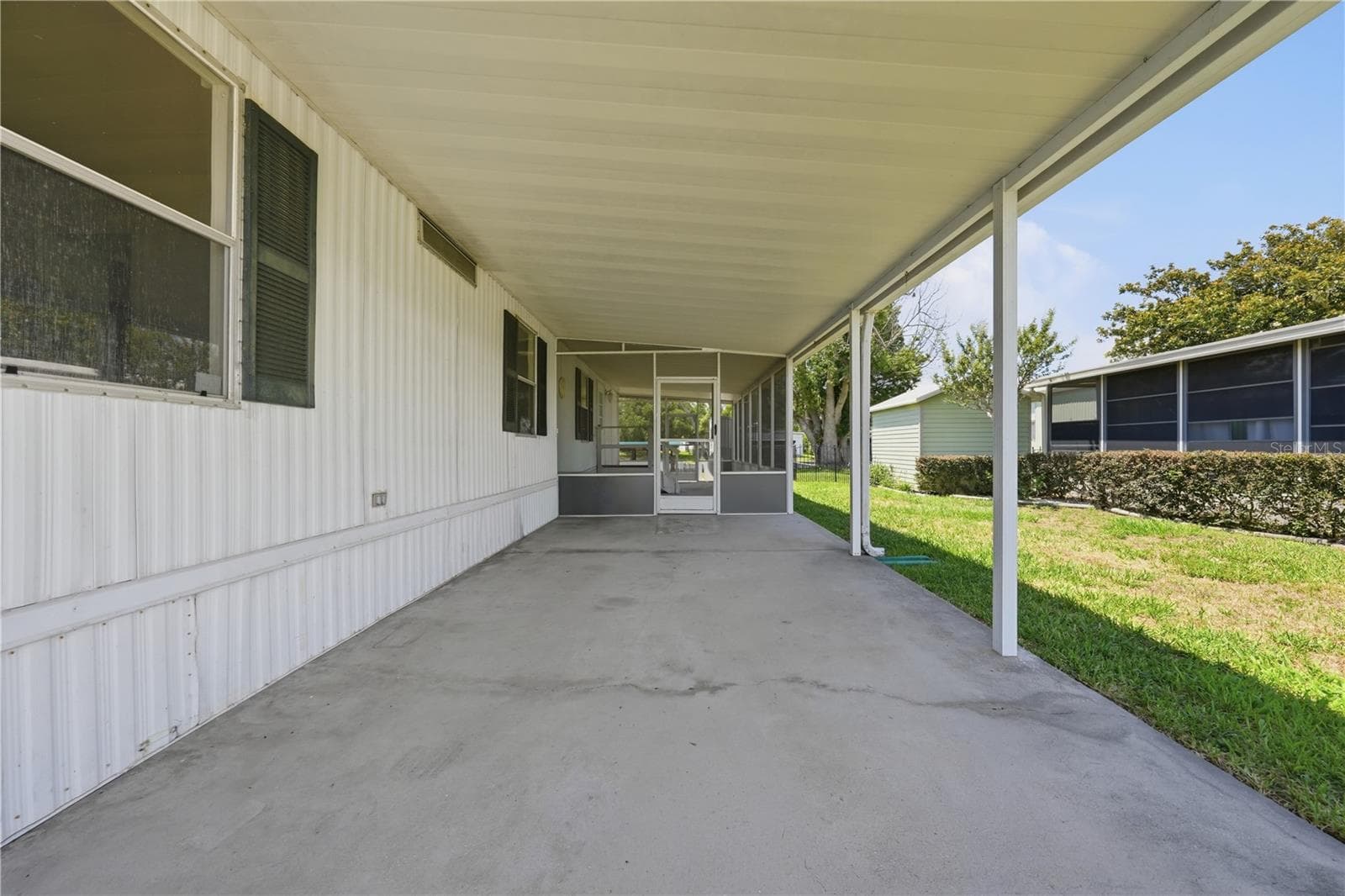 Carport - 30107 GREEN BAY DR, TAVARES