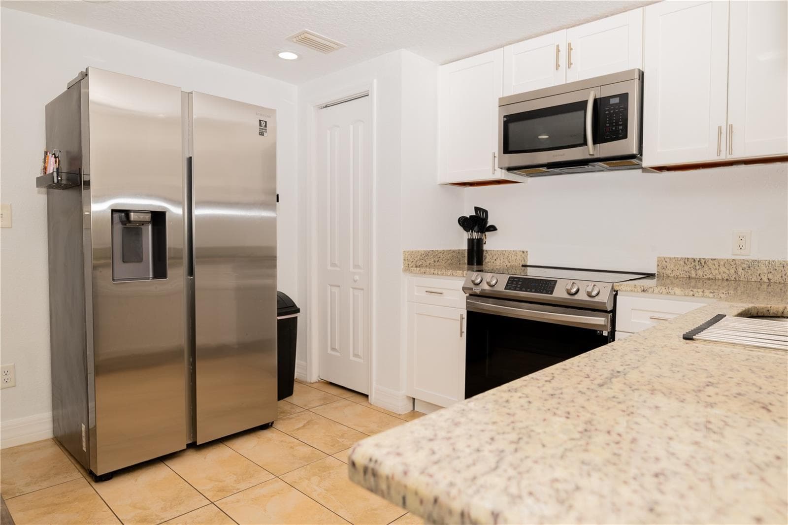 Single Family Residence at 39736 MEADOWOOD LOOP, ZEPHYRHILLS, photo 9 of 32