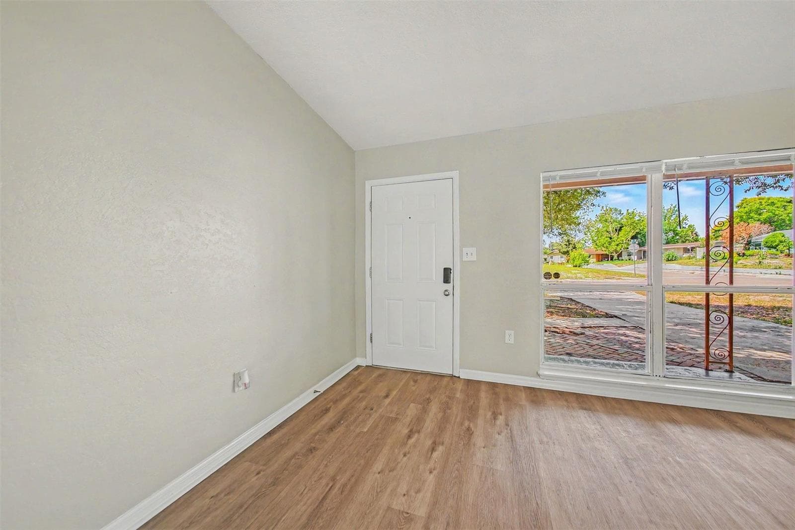 Single Family Residence at 5909 WOLF RD, ORLANDO, photo 2 of 19
