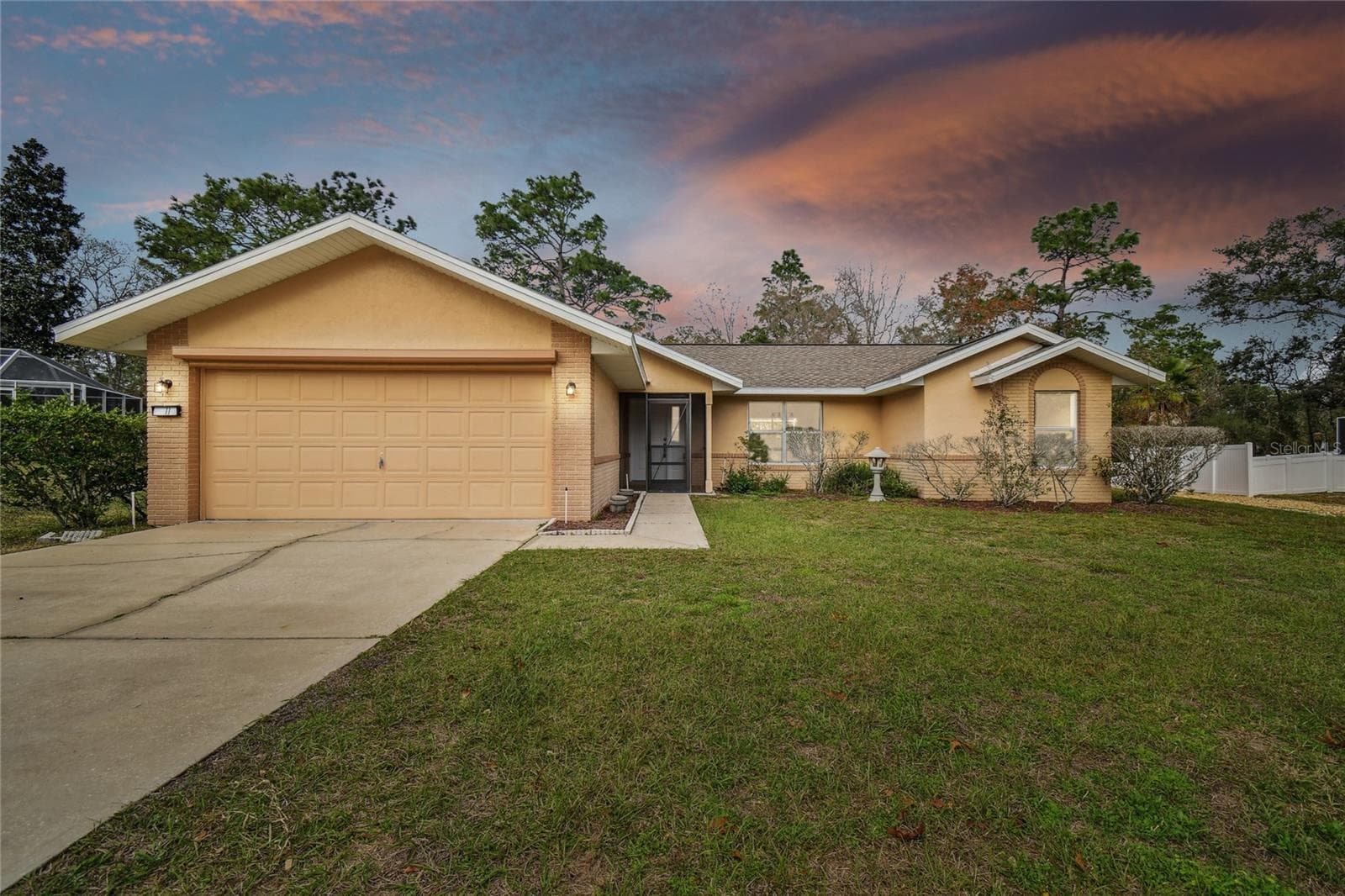11 CARNATION CT E
