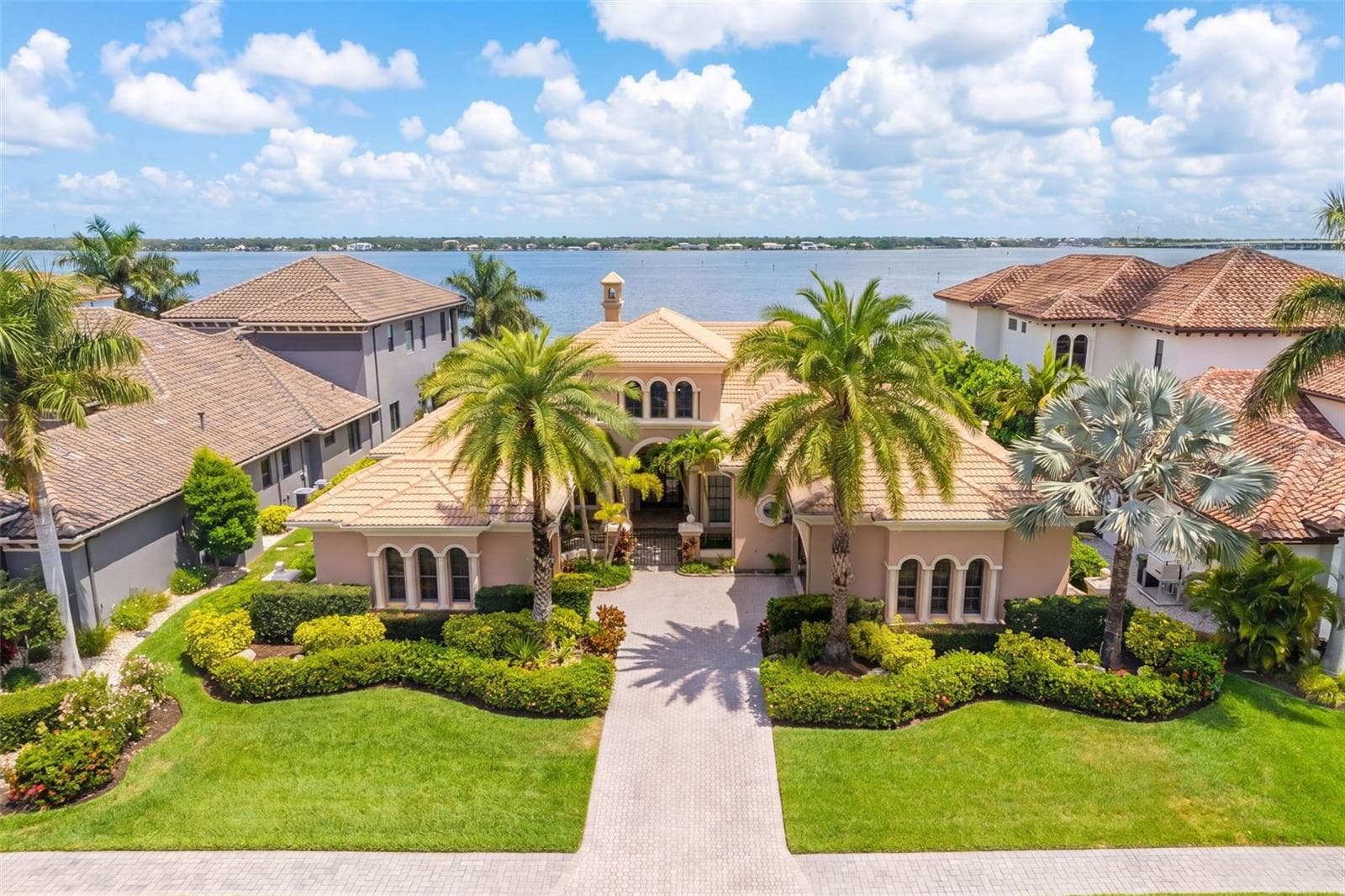4015 HAWK ISLAND DR